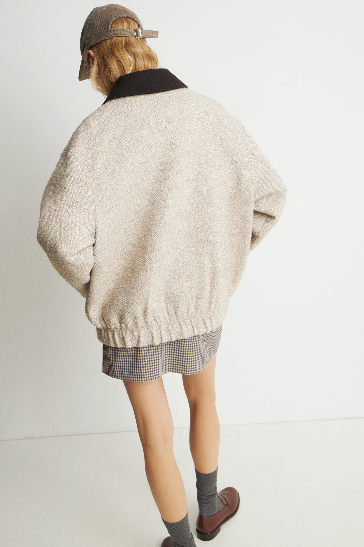 GREY BEIGE