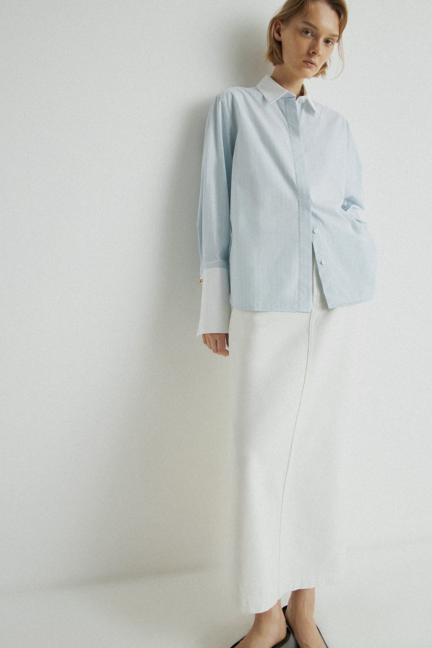 WHITE/BLUE