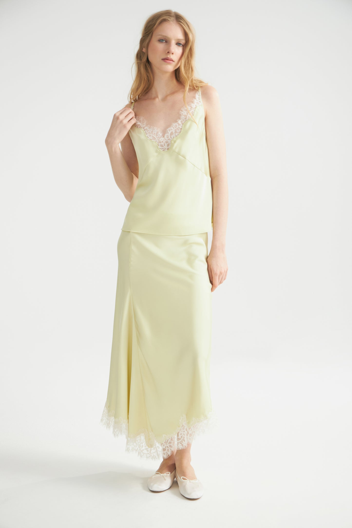 LIGHT GREEN