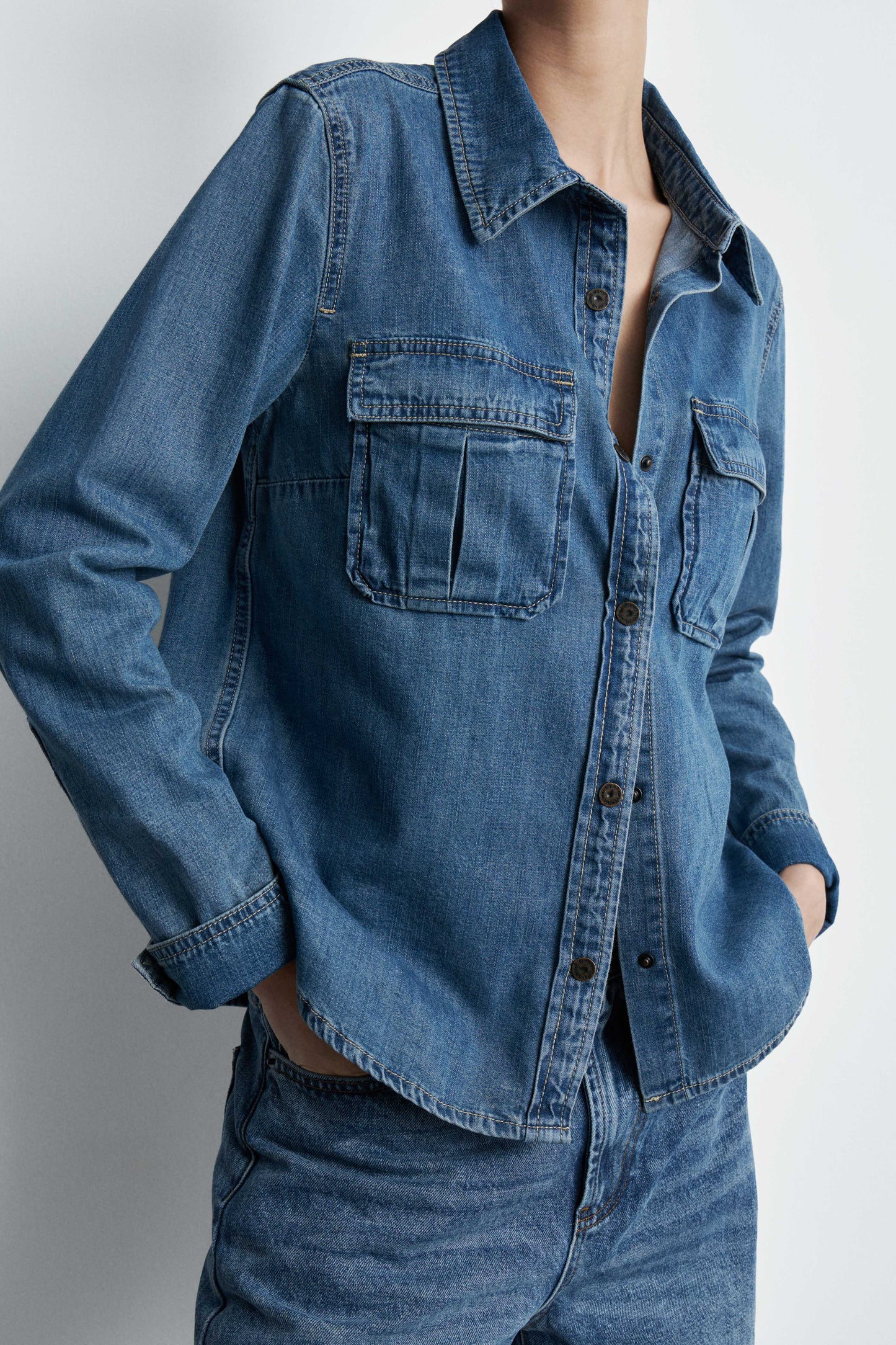VINTAGE BLUE