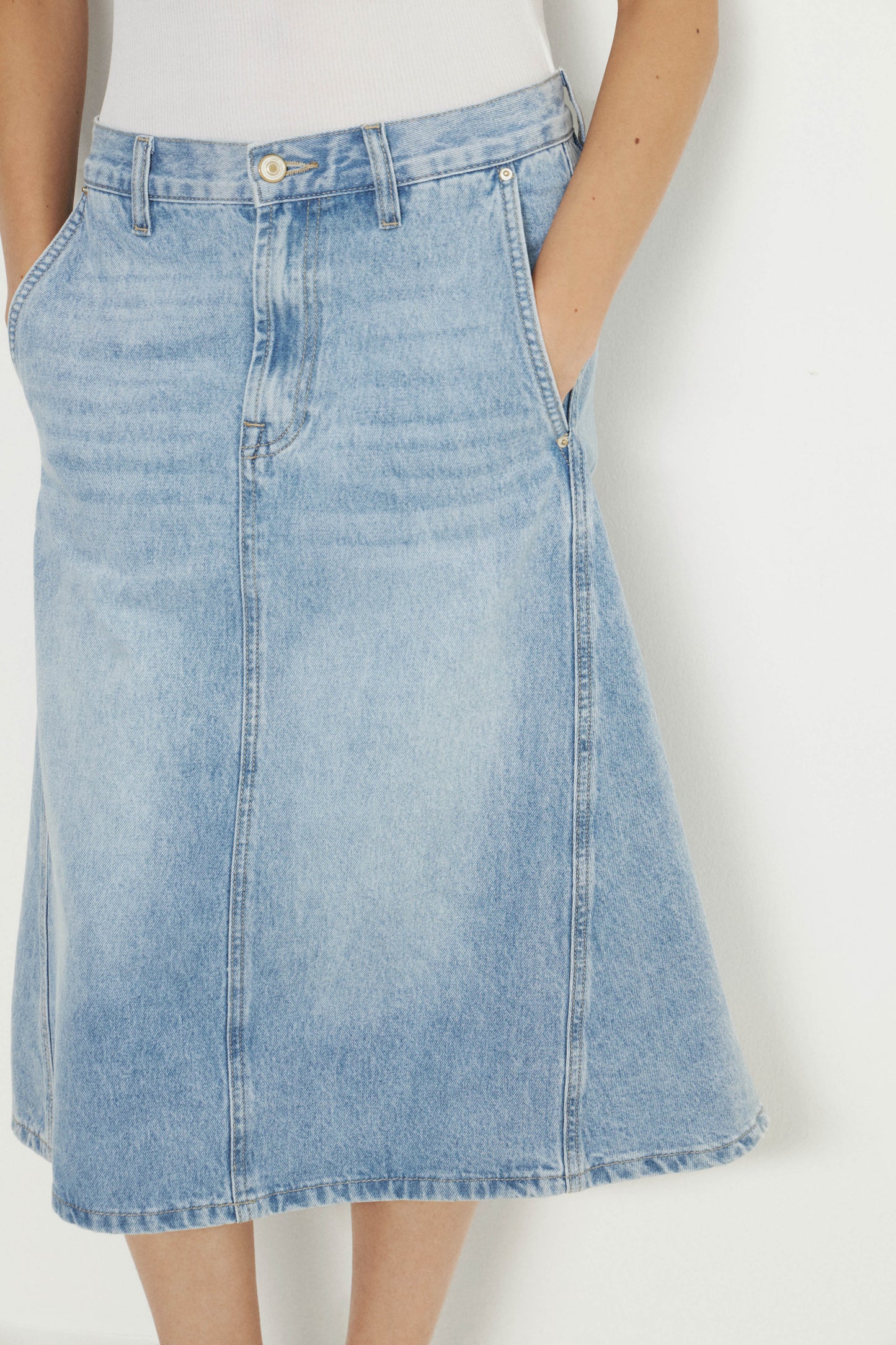 ANTIQUE BLUE