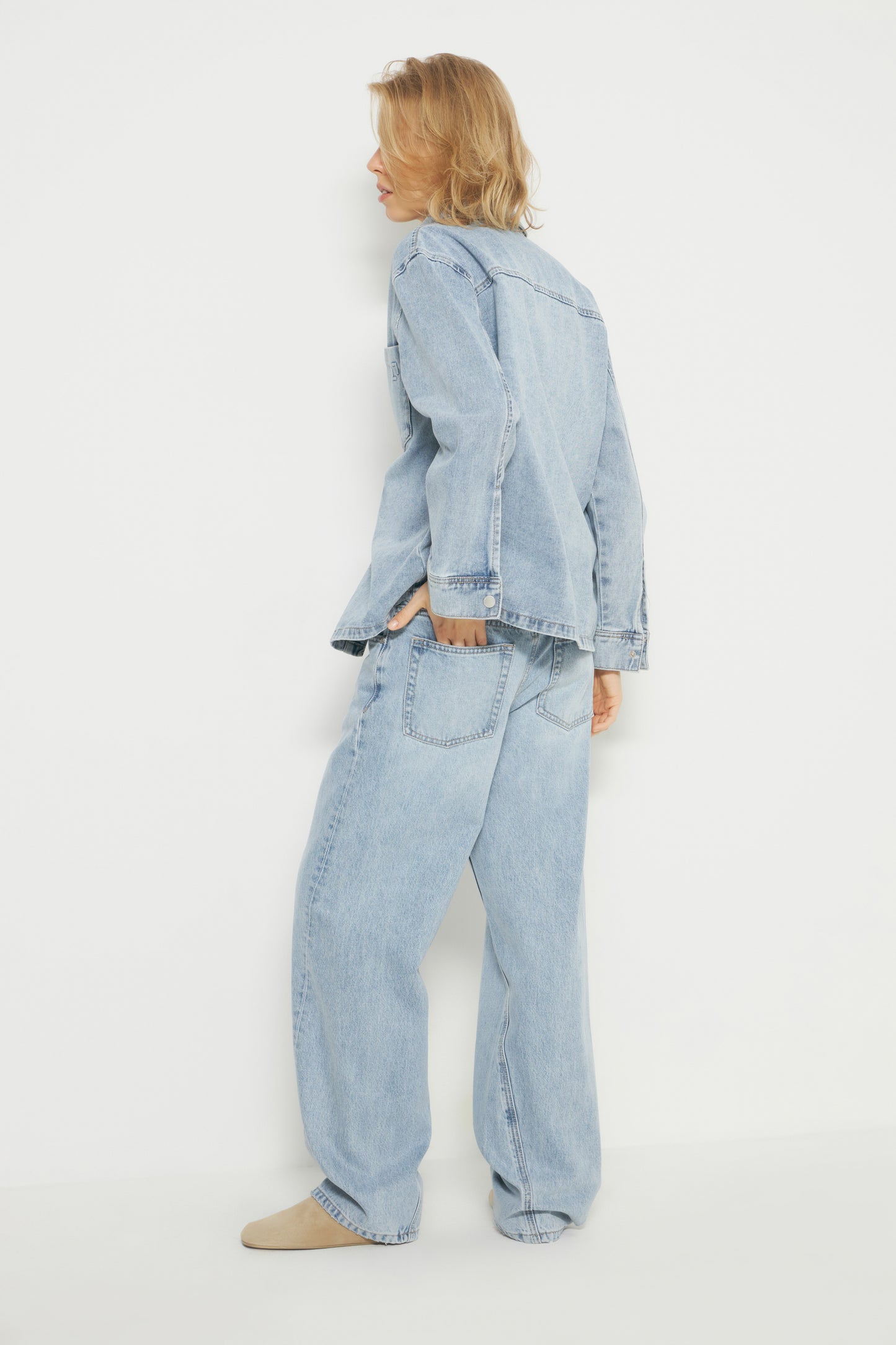VINTAGE BLUE