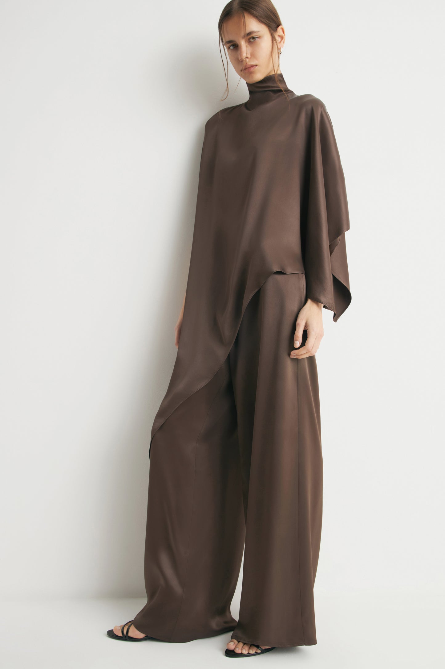 DARK BROWN