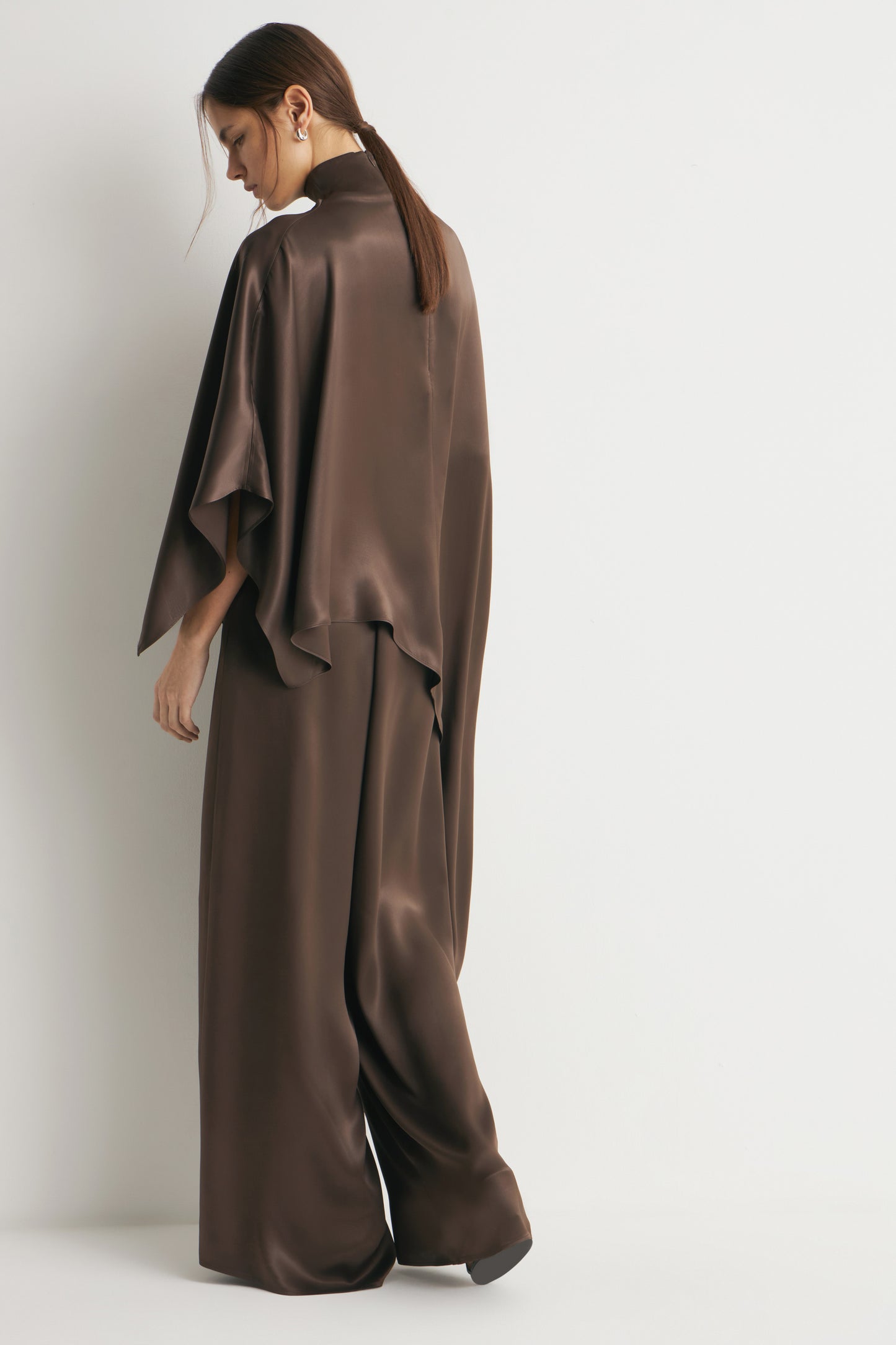 DARK BROWN