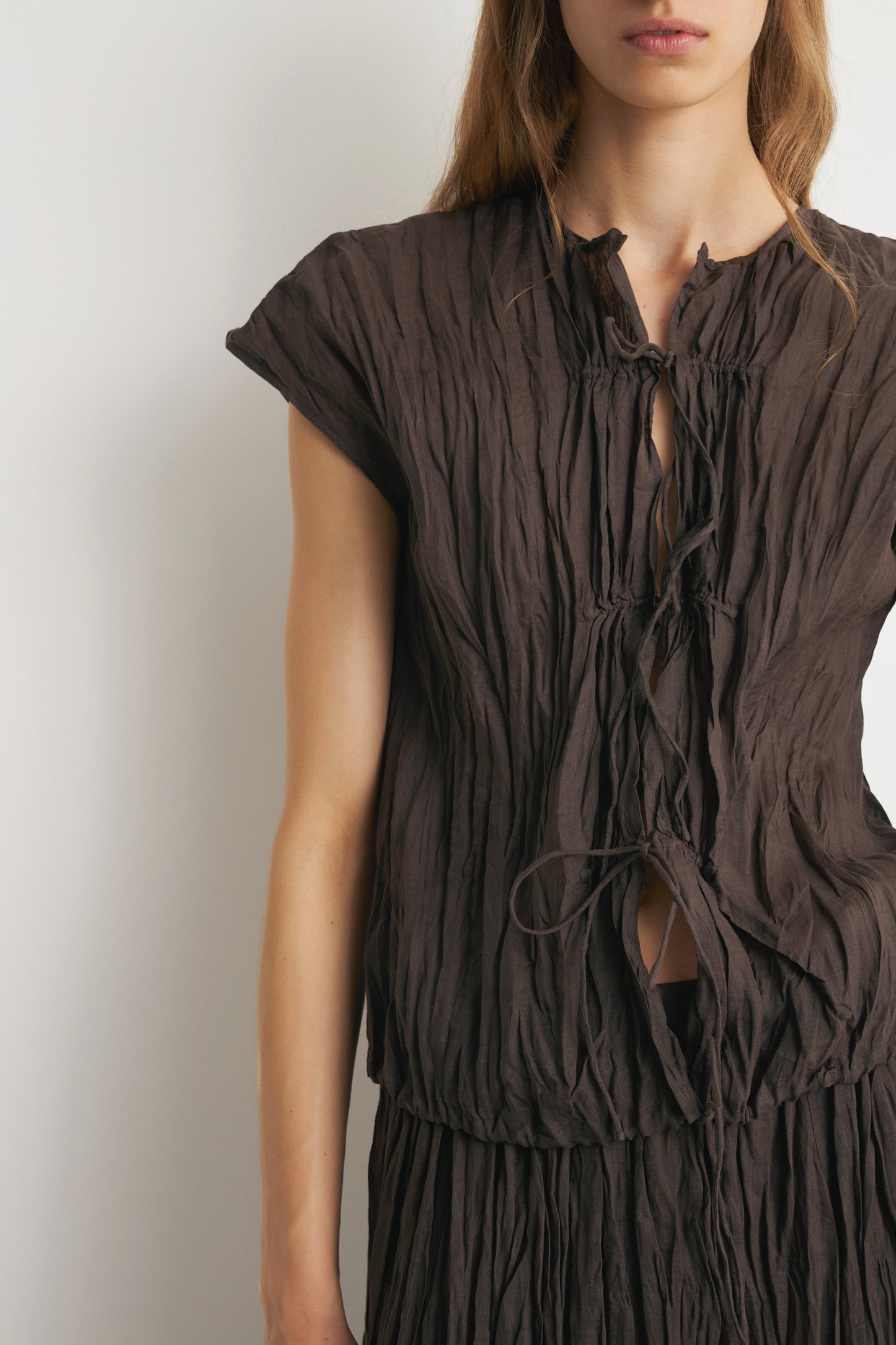 DARK BROWN
