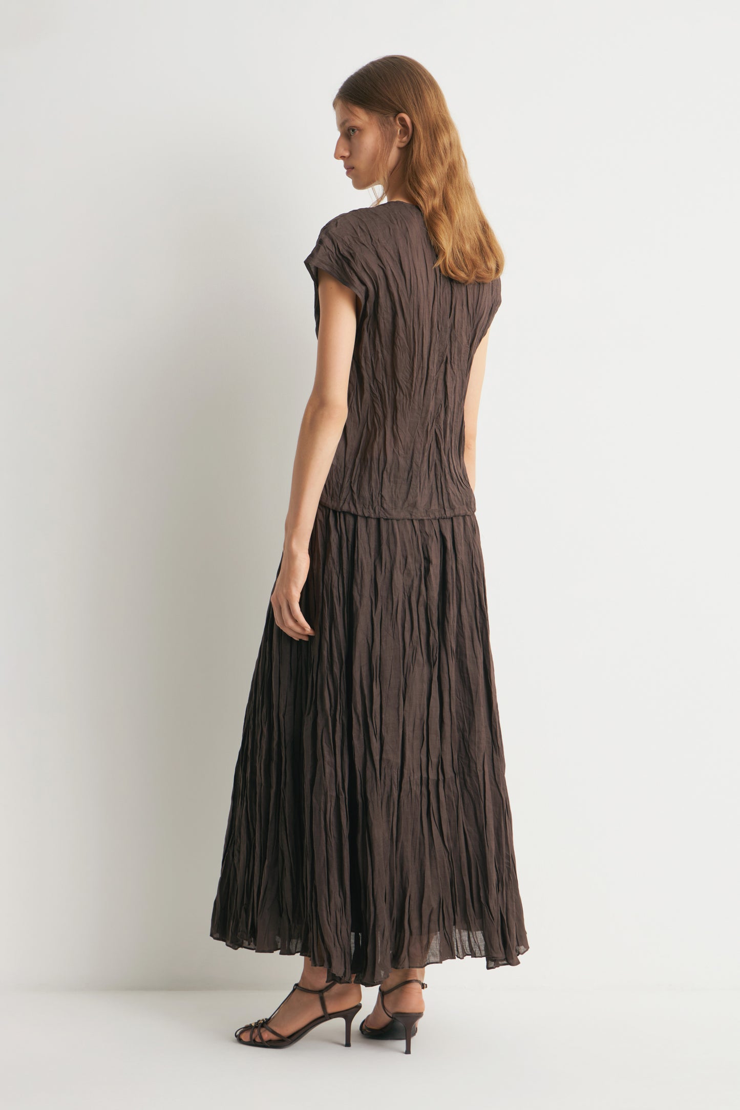 DARK BROWN