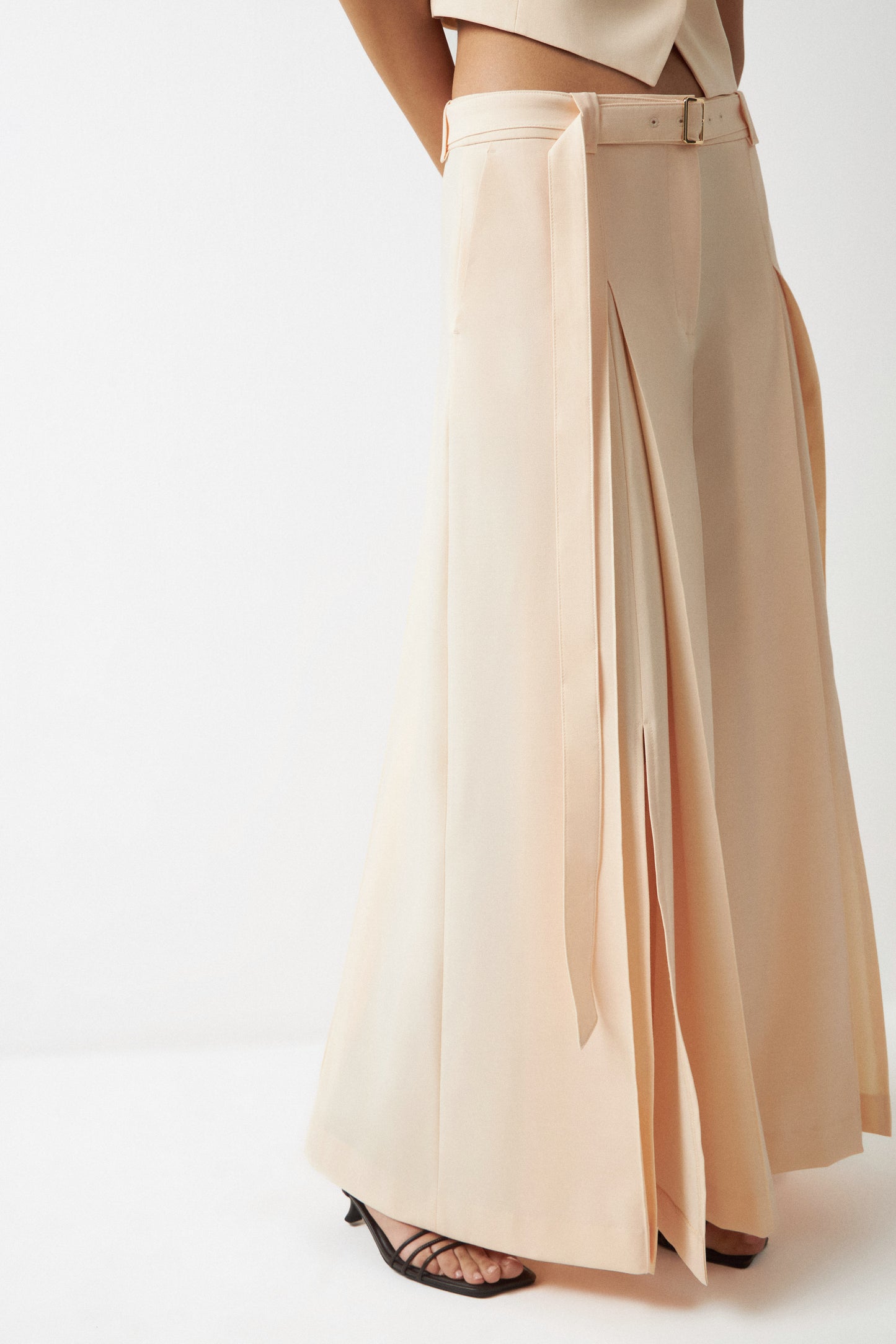 GOLD BEIGE
