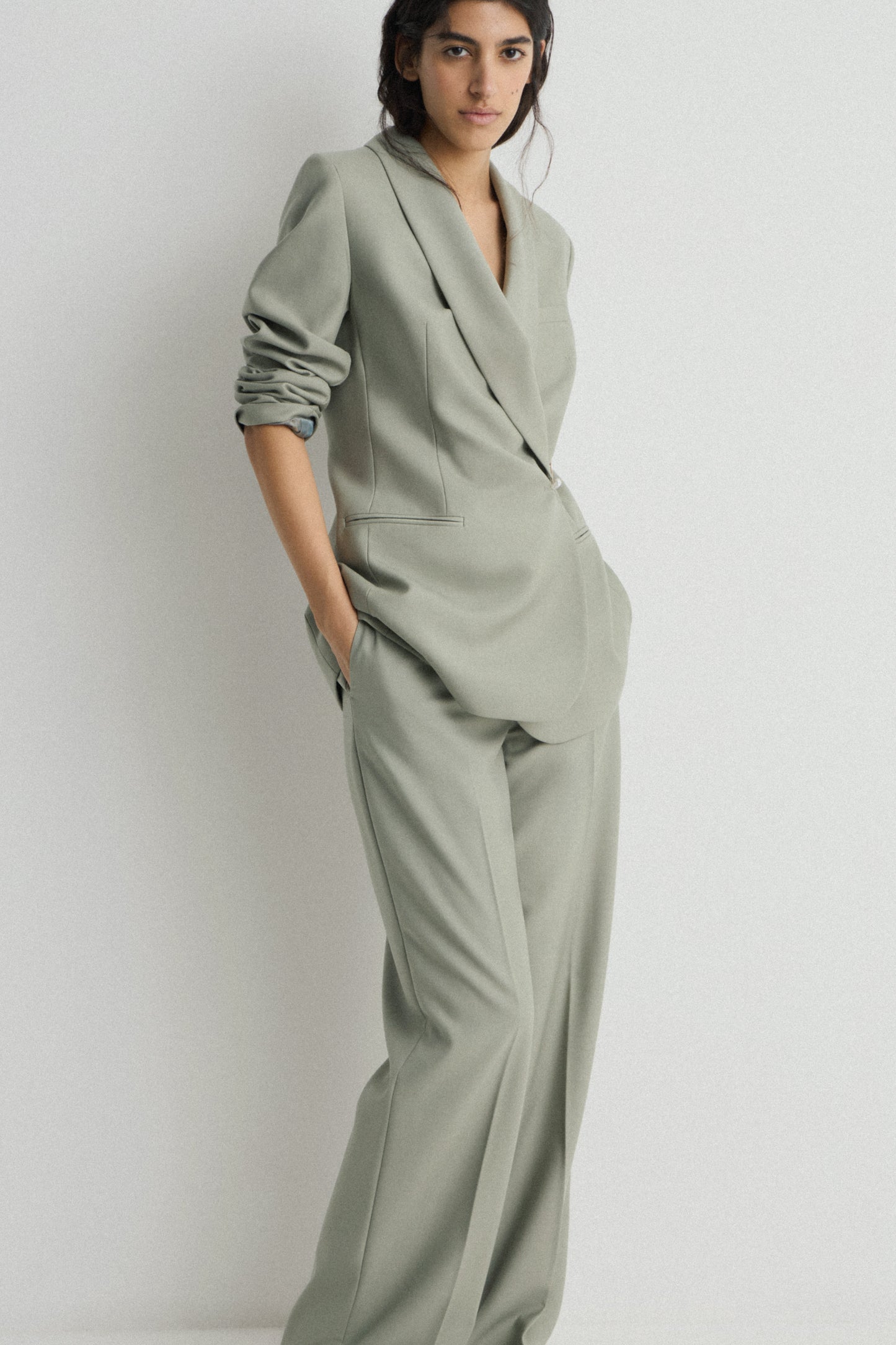 DARK GREY