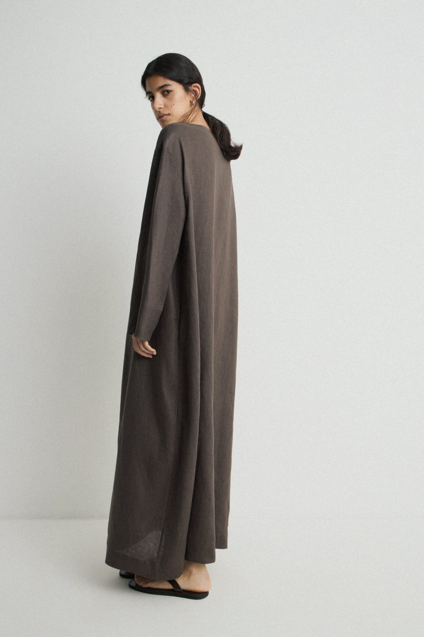 DARK BROWN