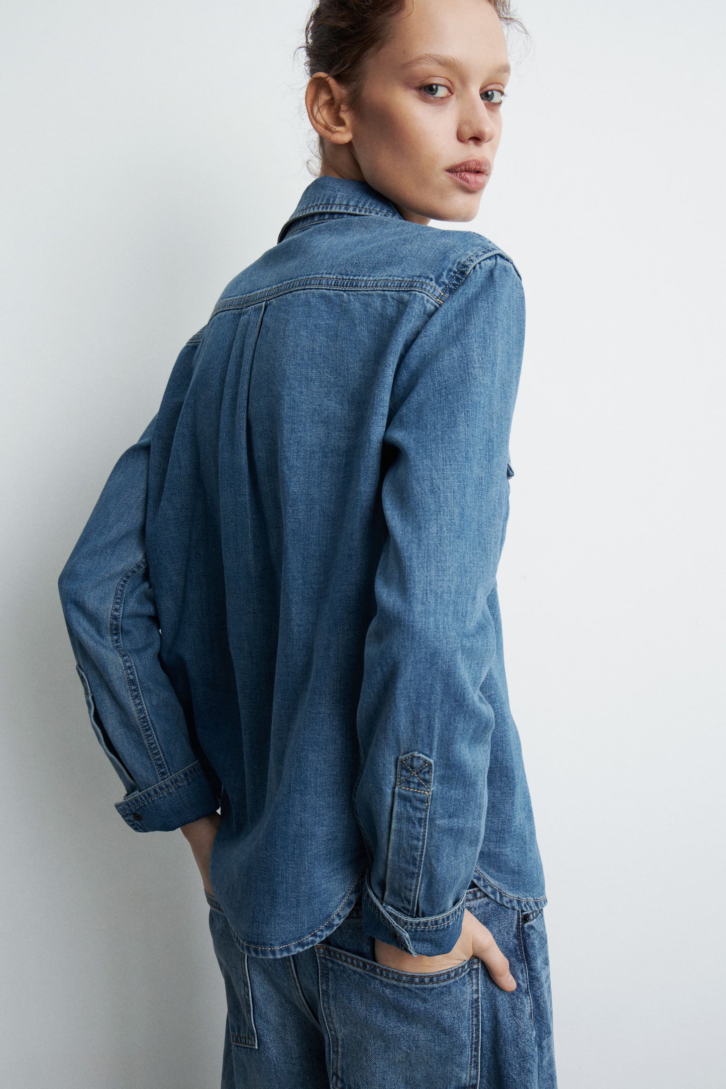 VINTAGE BLUE