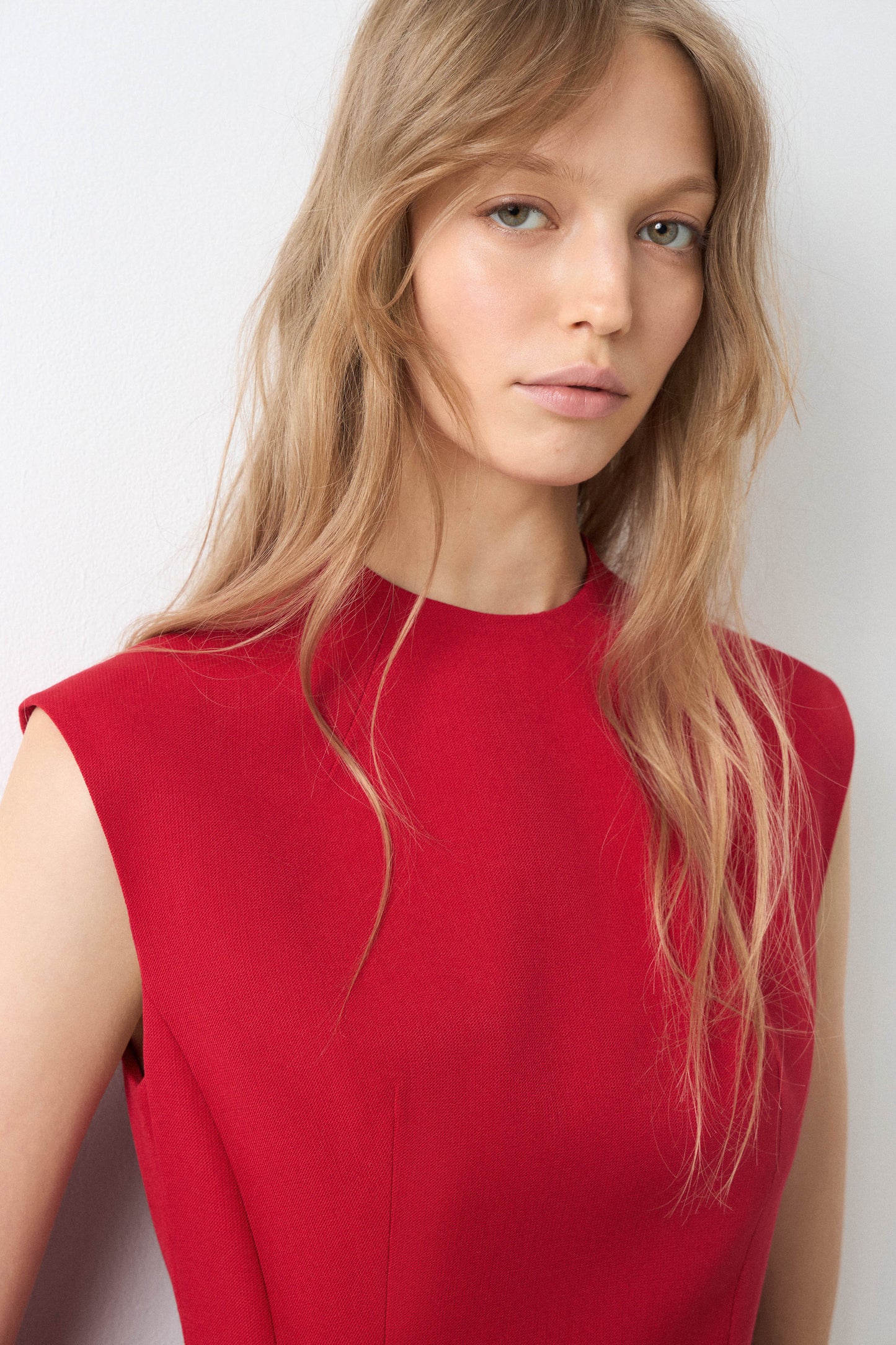 DARK RED