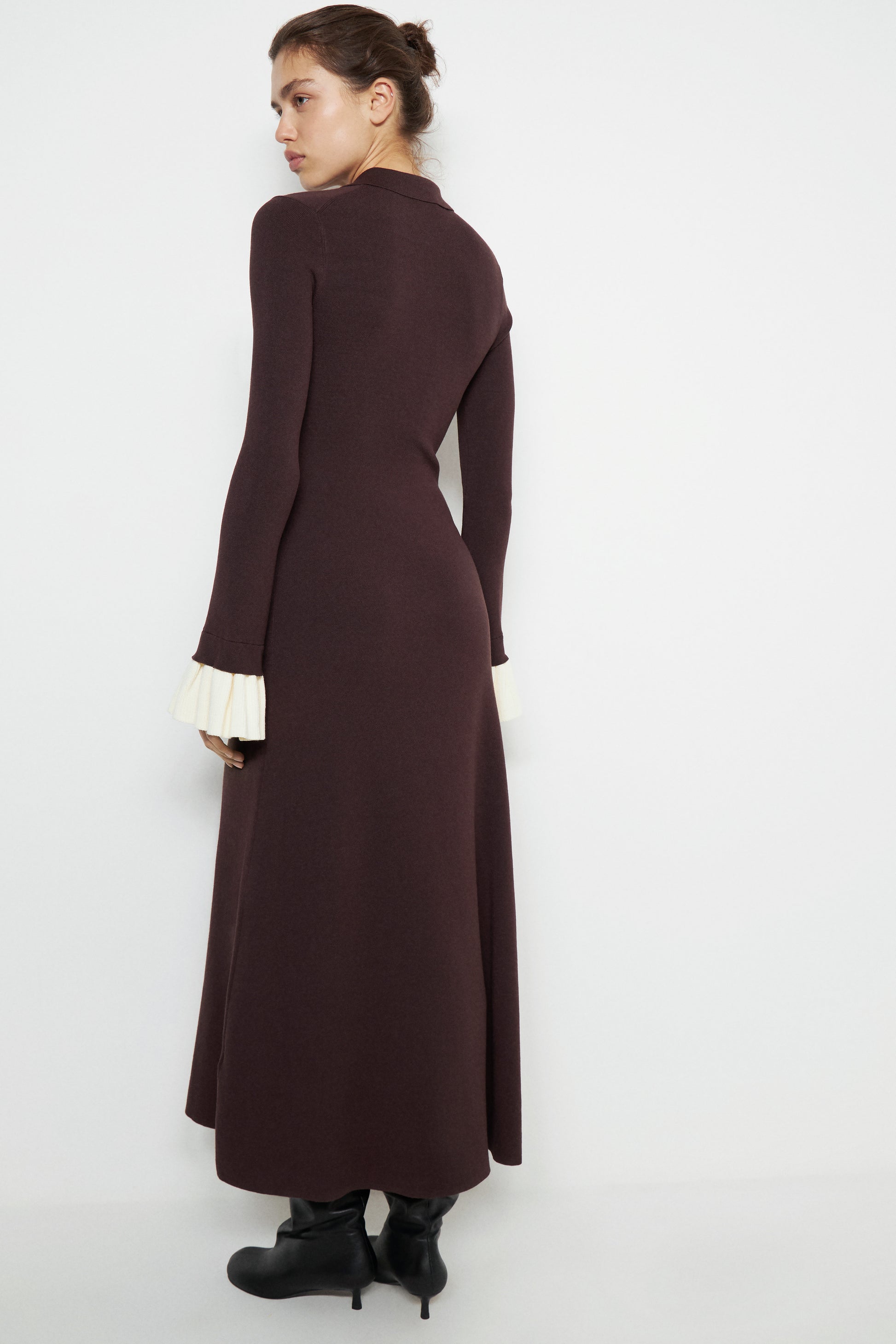 DARK BROWN