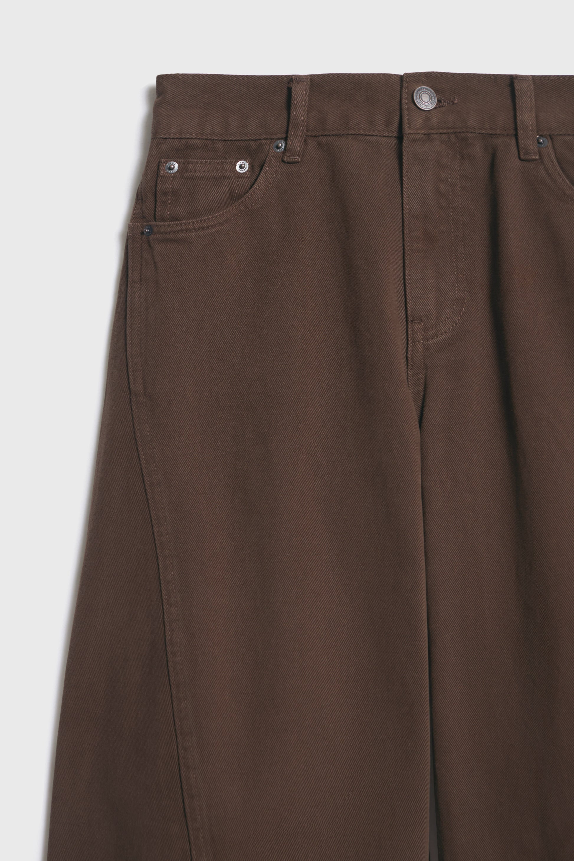 DARK BROWN