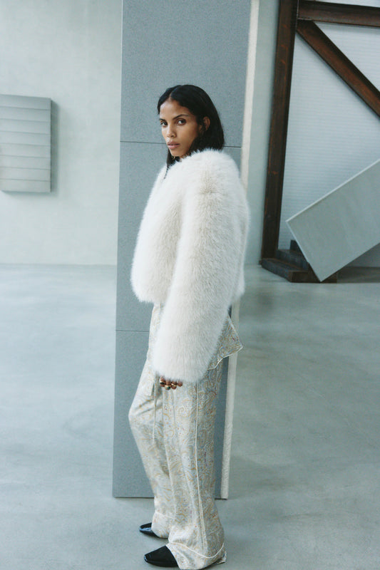 WHITE/BEIGE