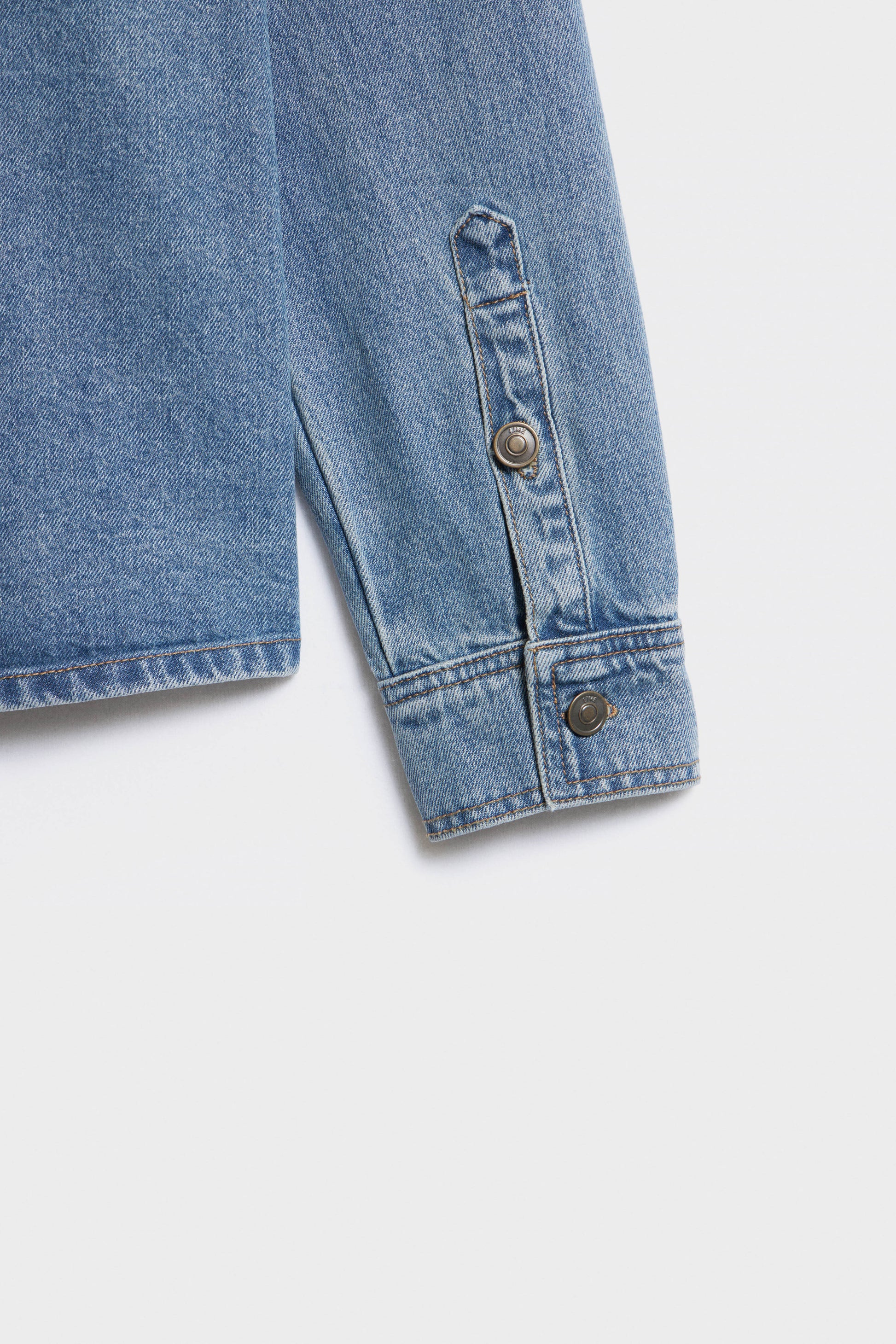 VINTAGE BLUE