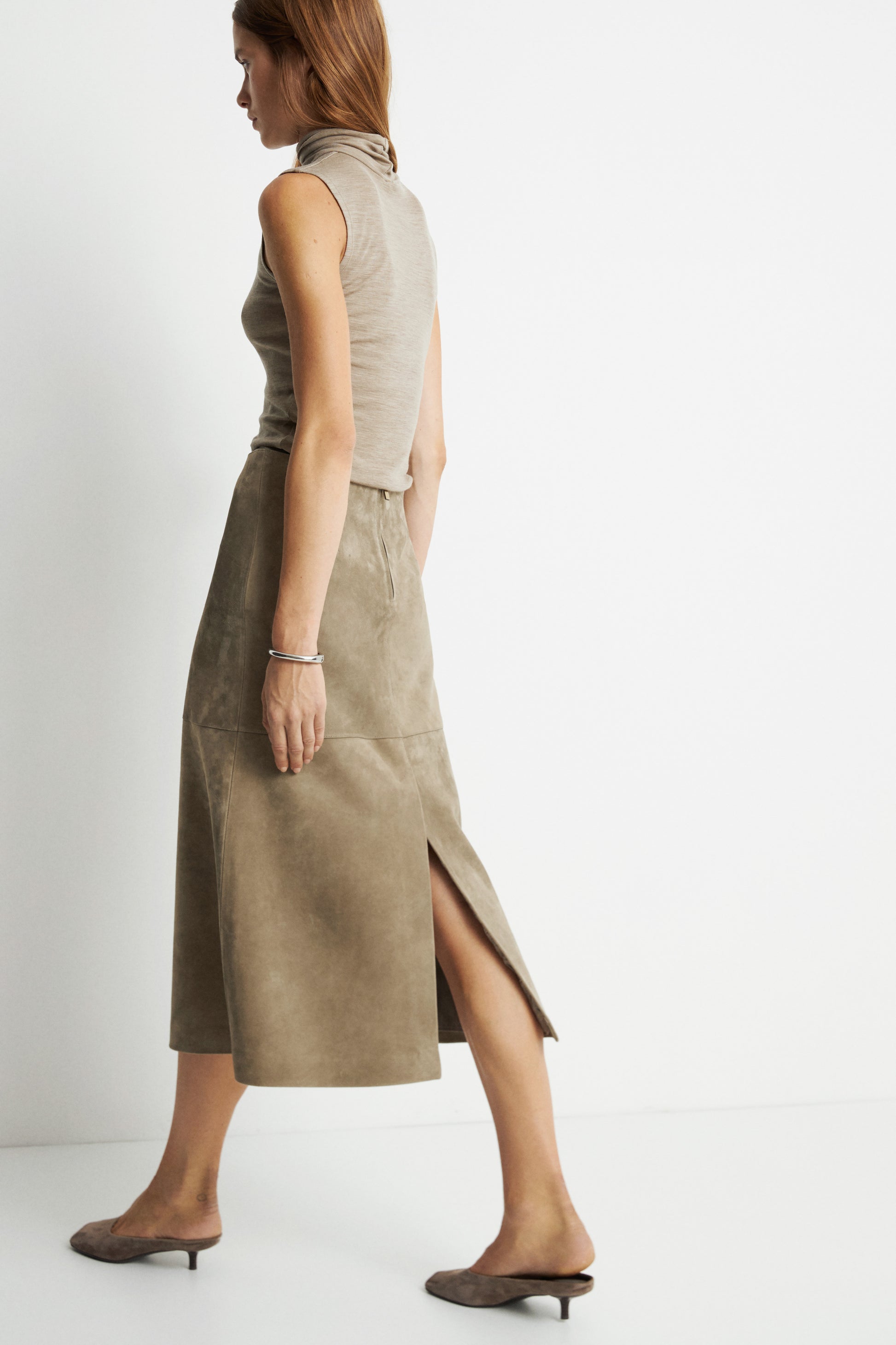LIGHT KHAKI