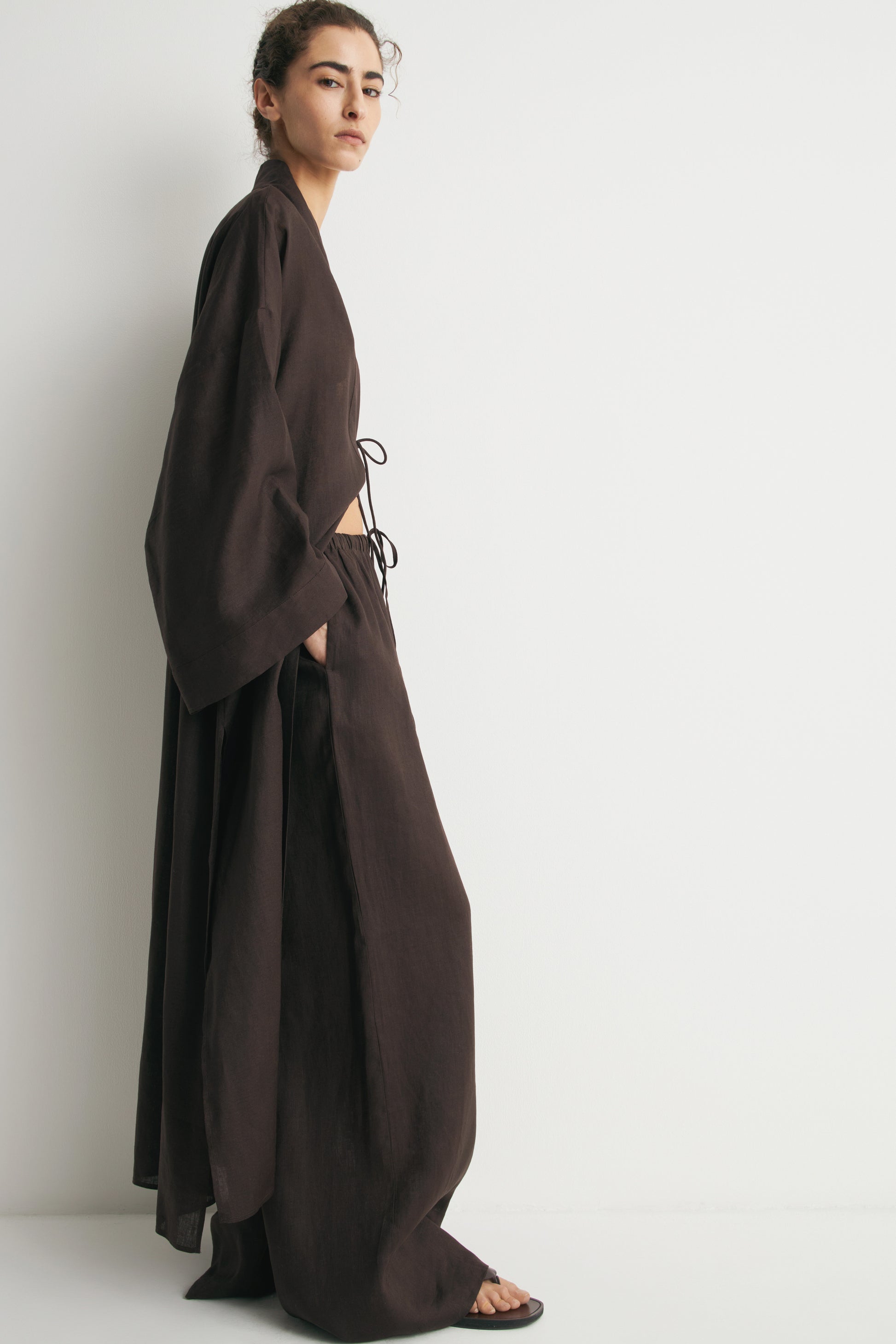 DARK BROWN