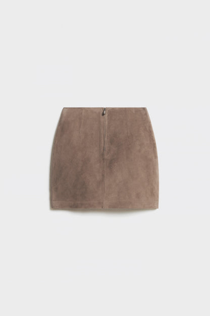 DARK BROWN