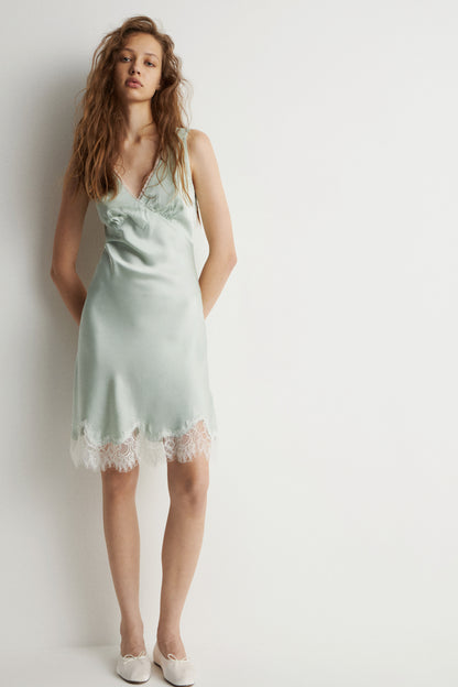 LIGHT GREEN