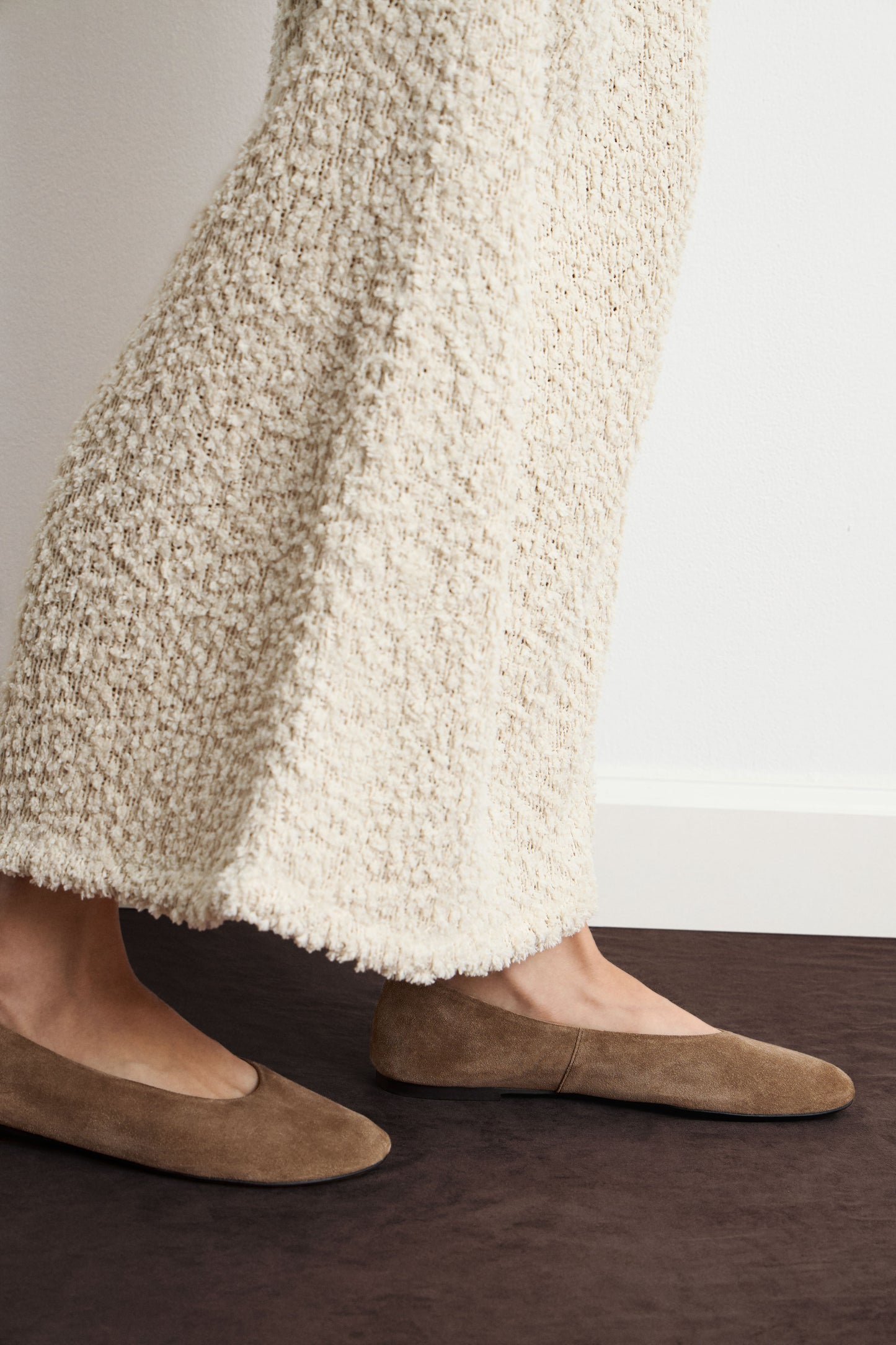 LIGHT BEIGE