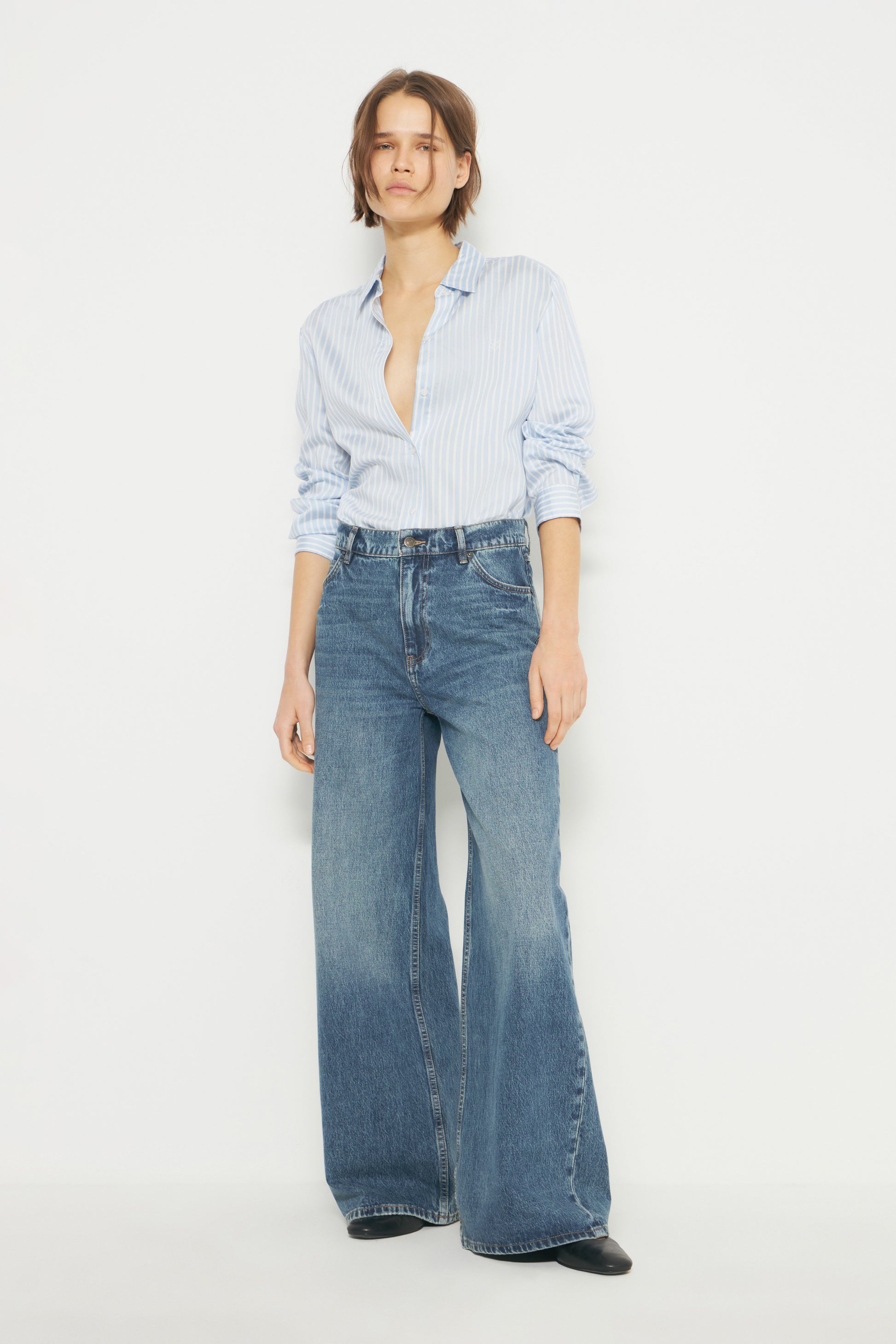 VINTAGE BLUE