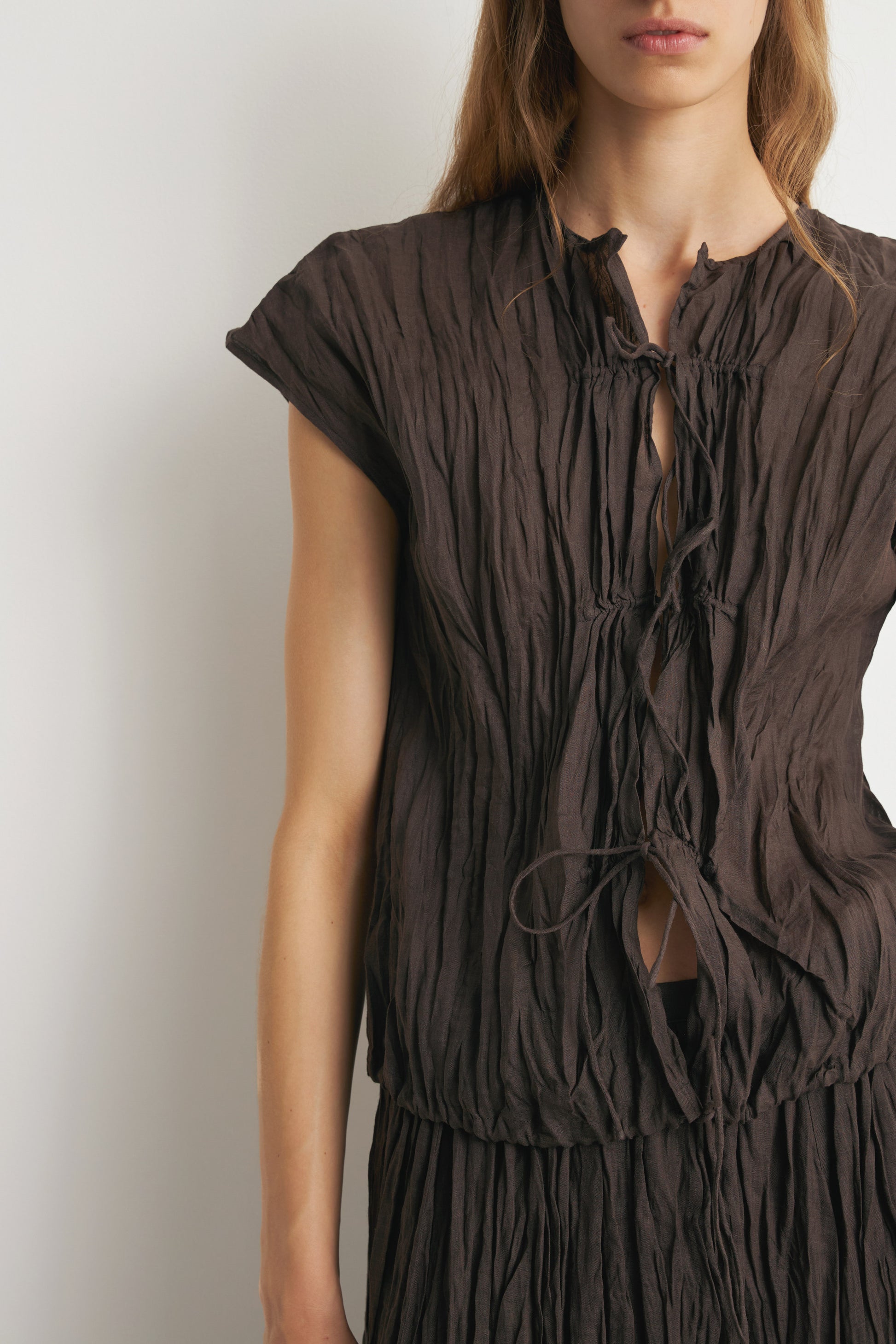 DARK BROWN