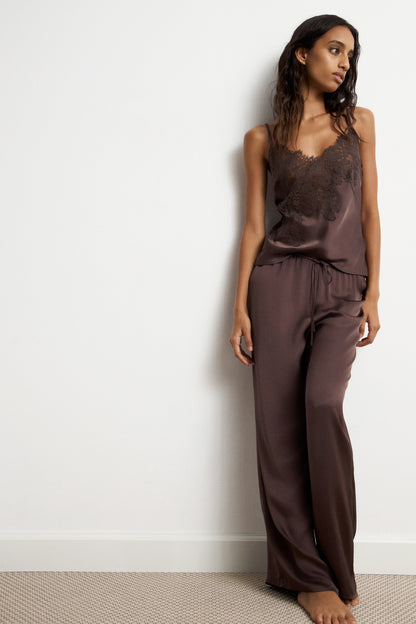 DARK BROWN