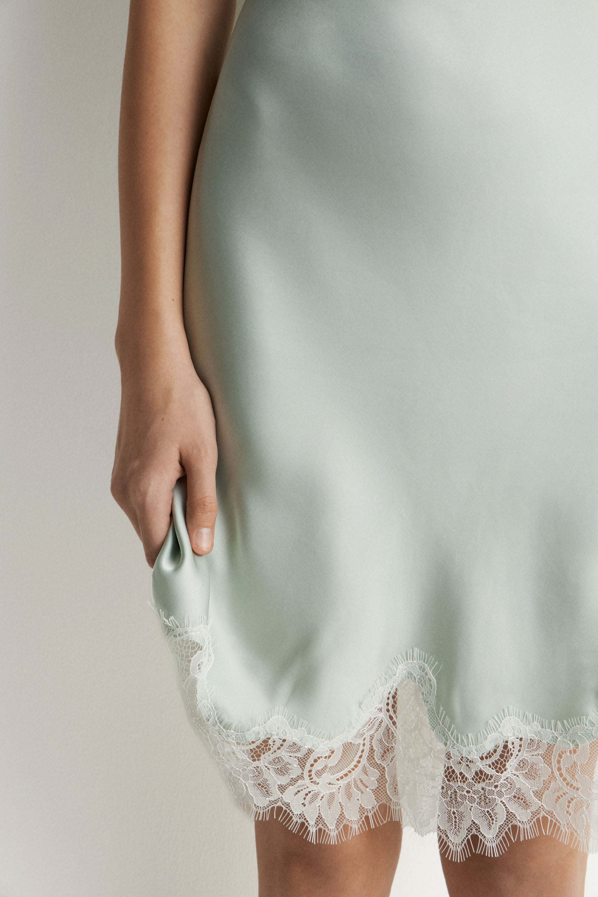 LIGHT GREEN