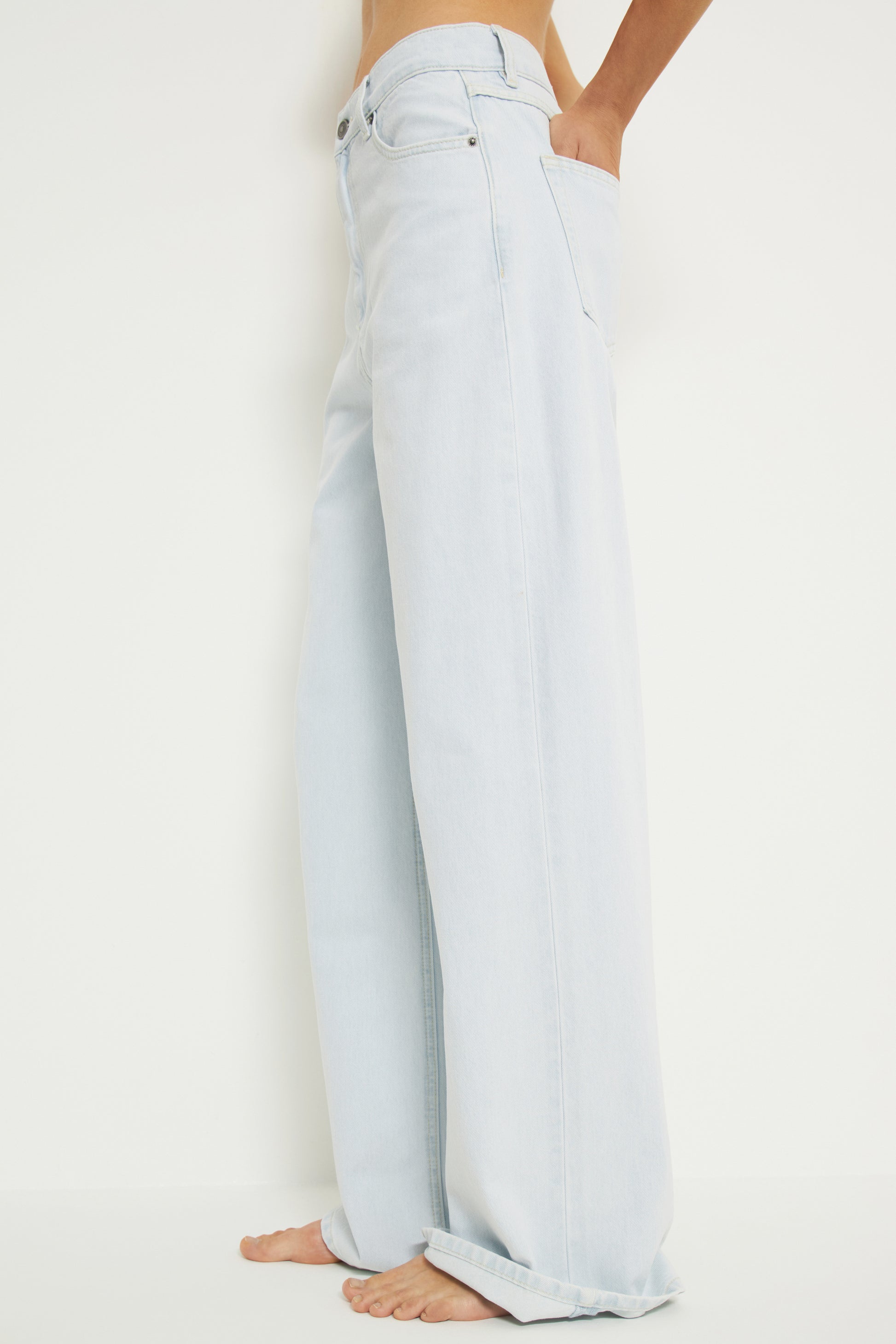 LIGHT BLUE