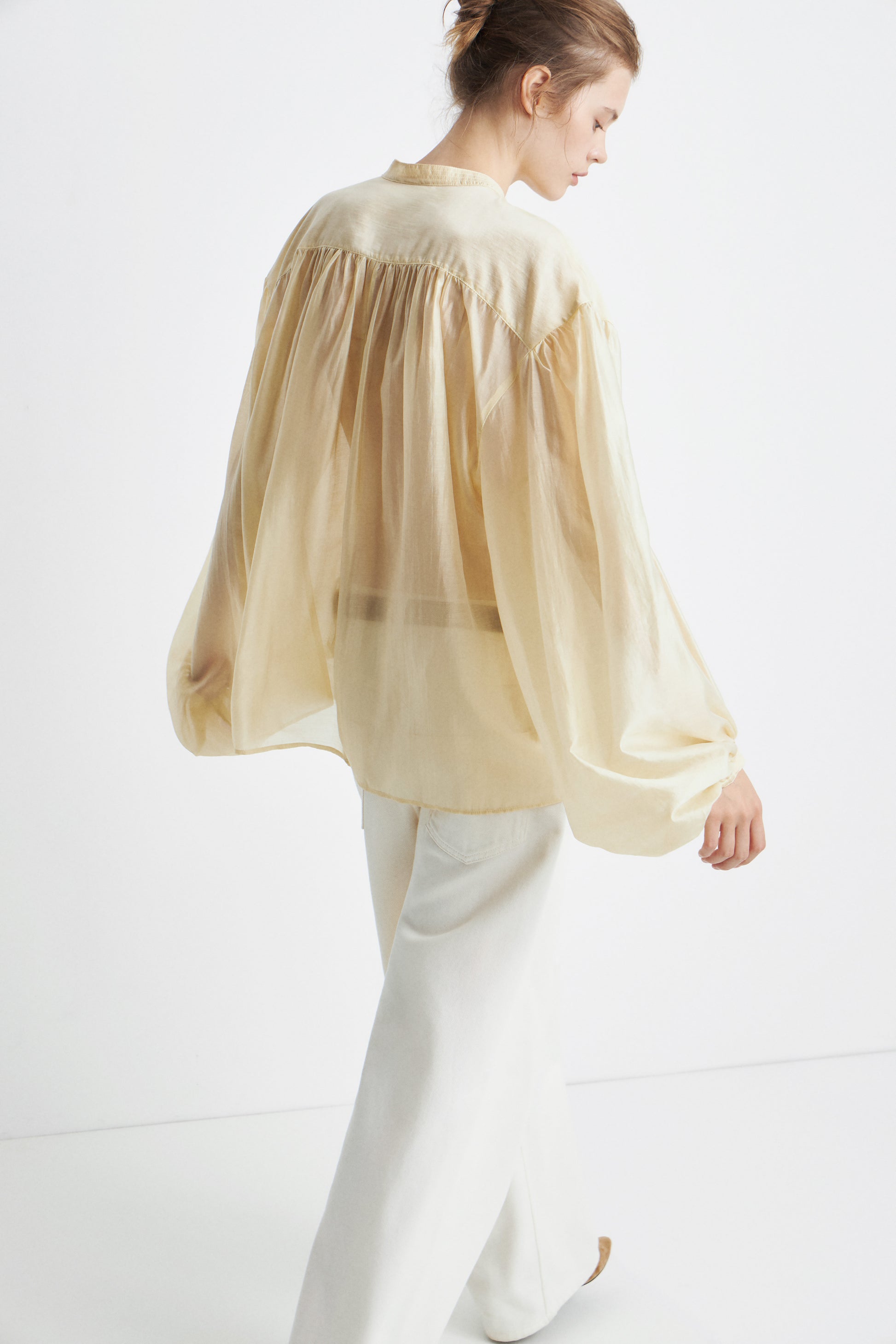 LIGHT YELLOW