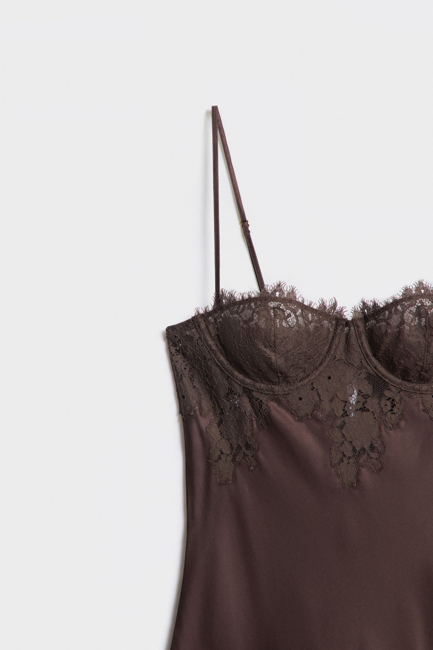 DARK BROWN