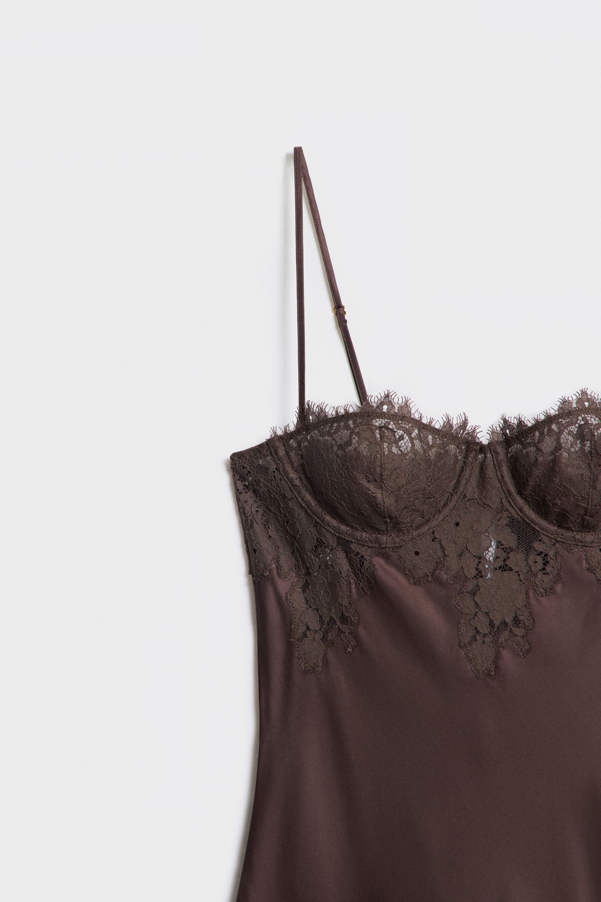 DARK BROWN