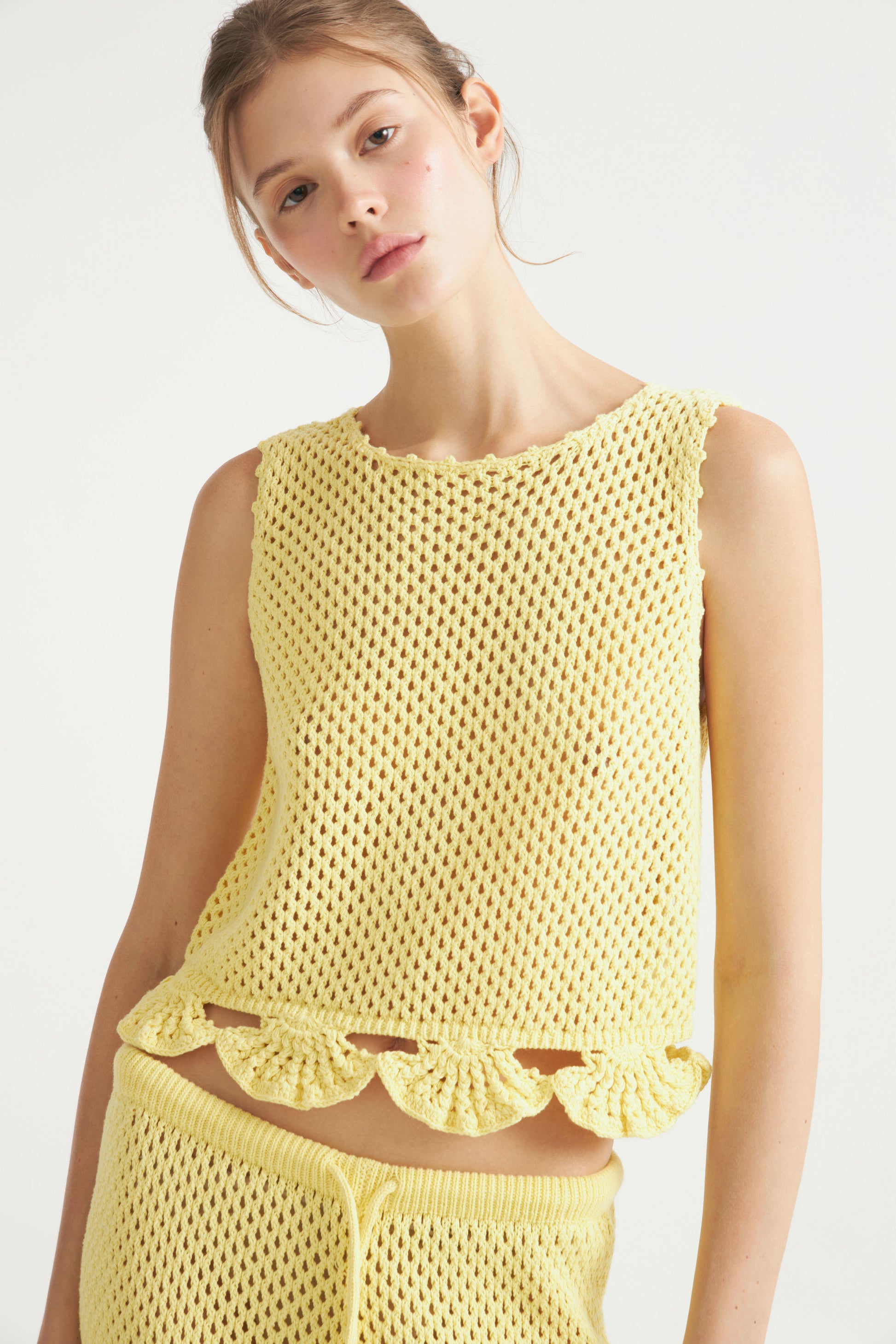 LIGHT YELLOW