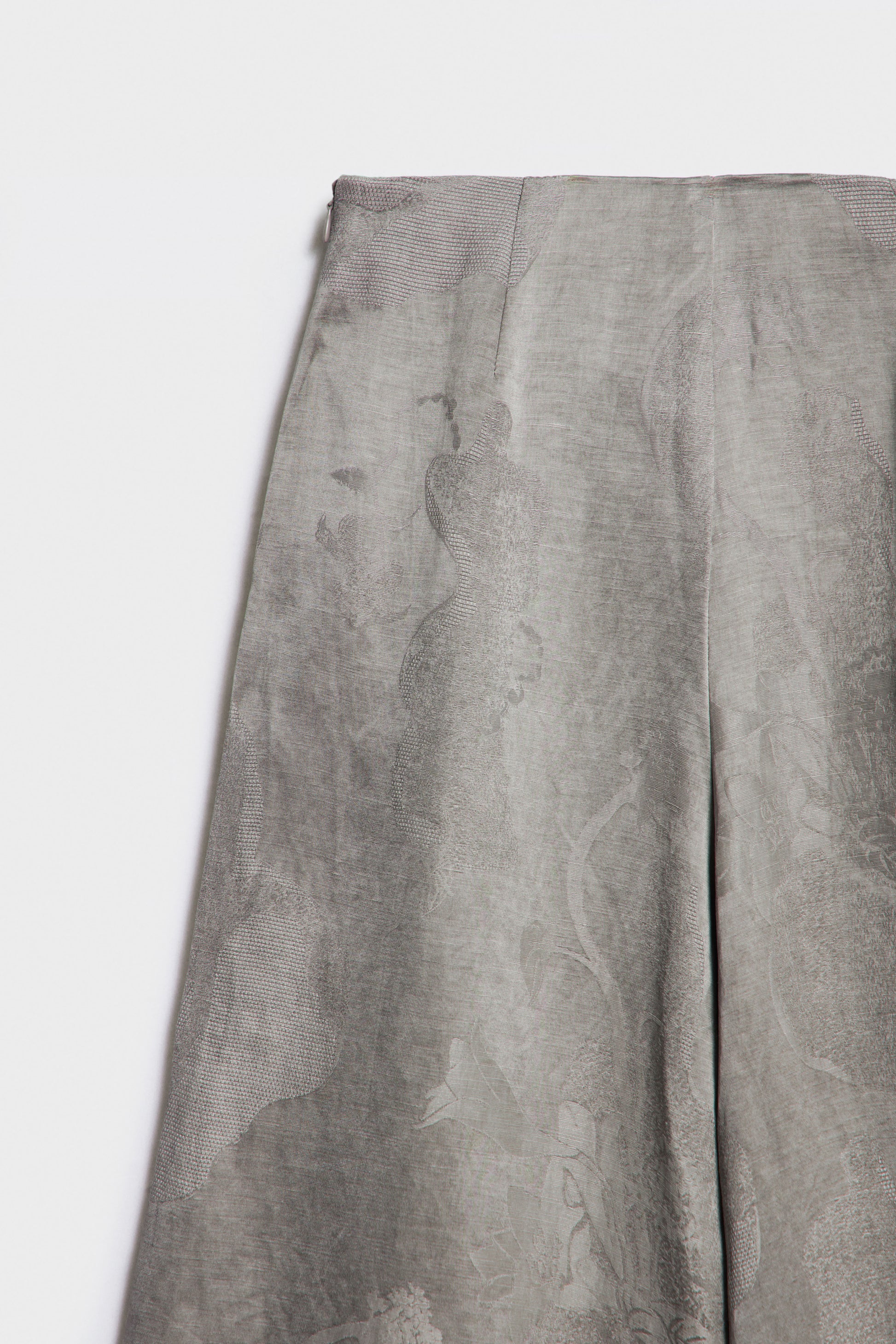 GRAY BROWN