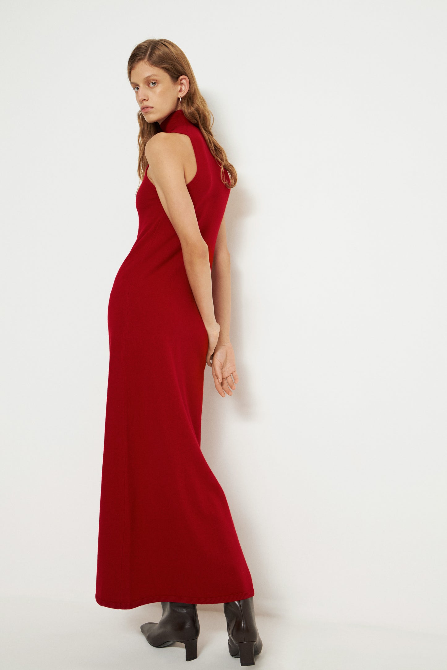 DARK RED