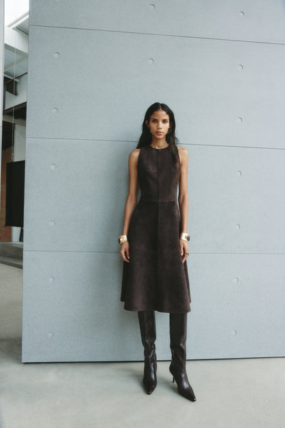 DARK BROWN