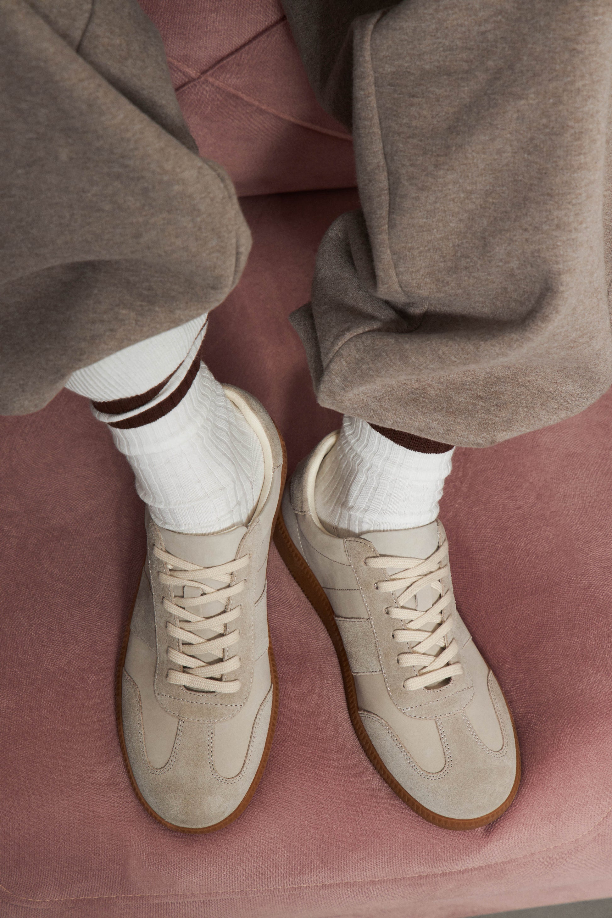 LIGHT GREY