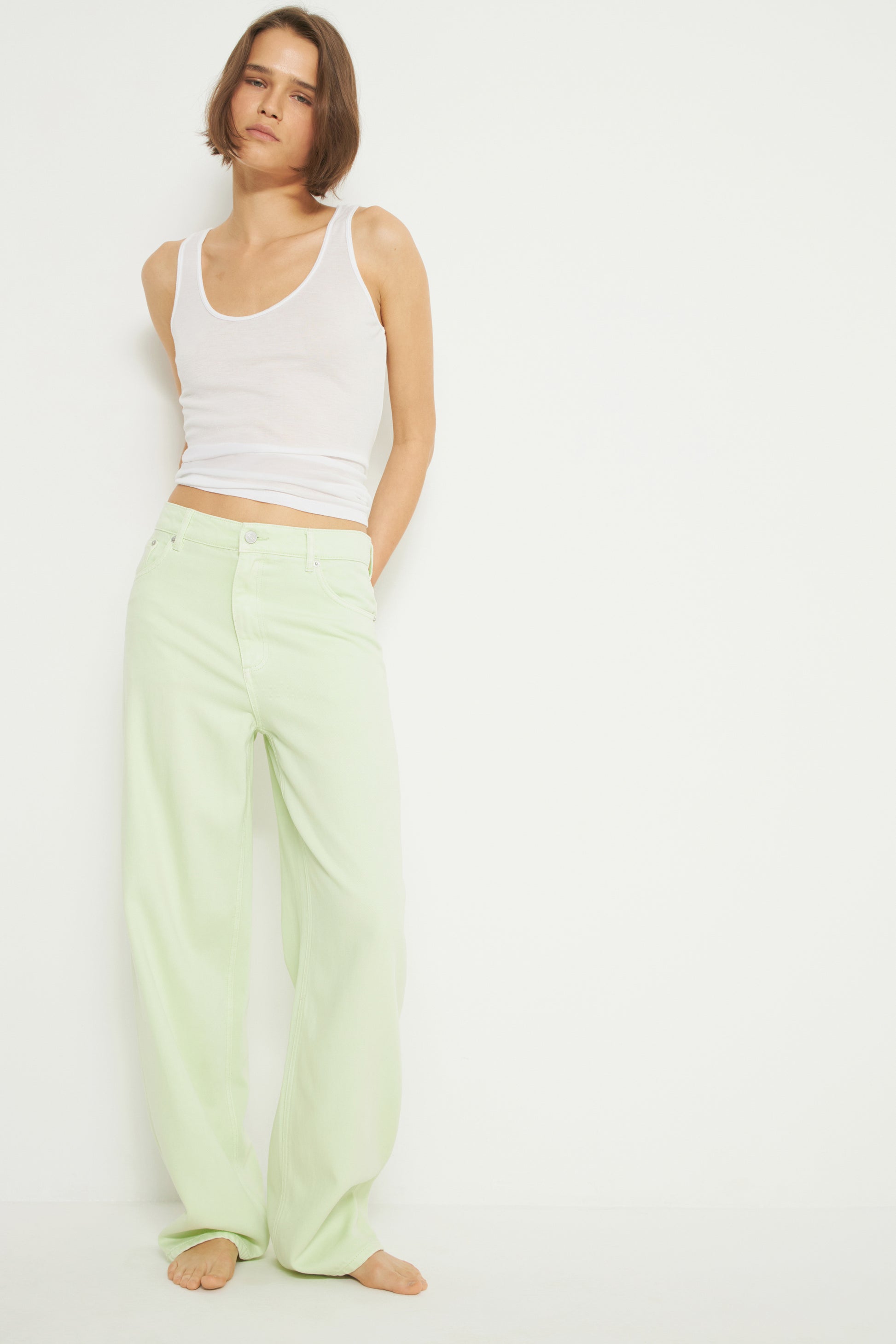 LIGHT GREEN