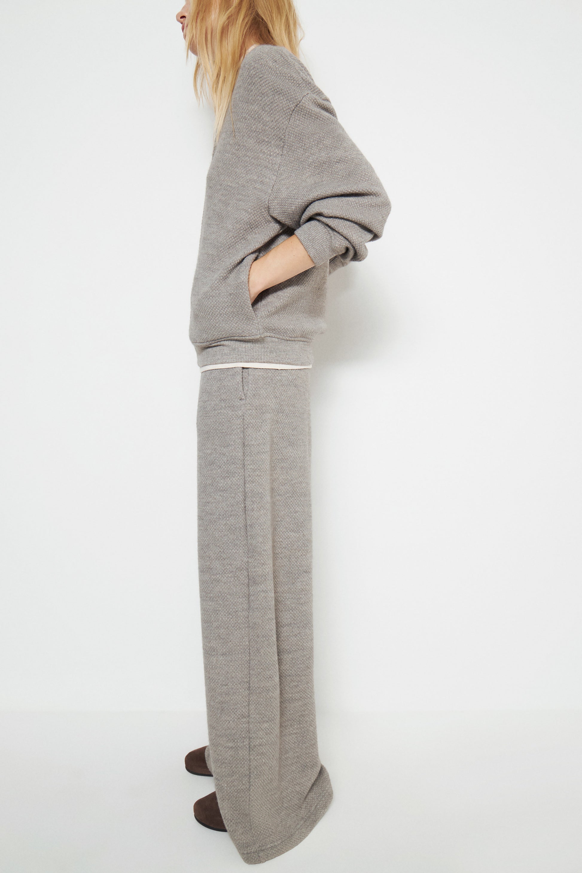 LIGHT GREY MELANGE