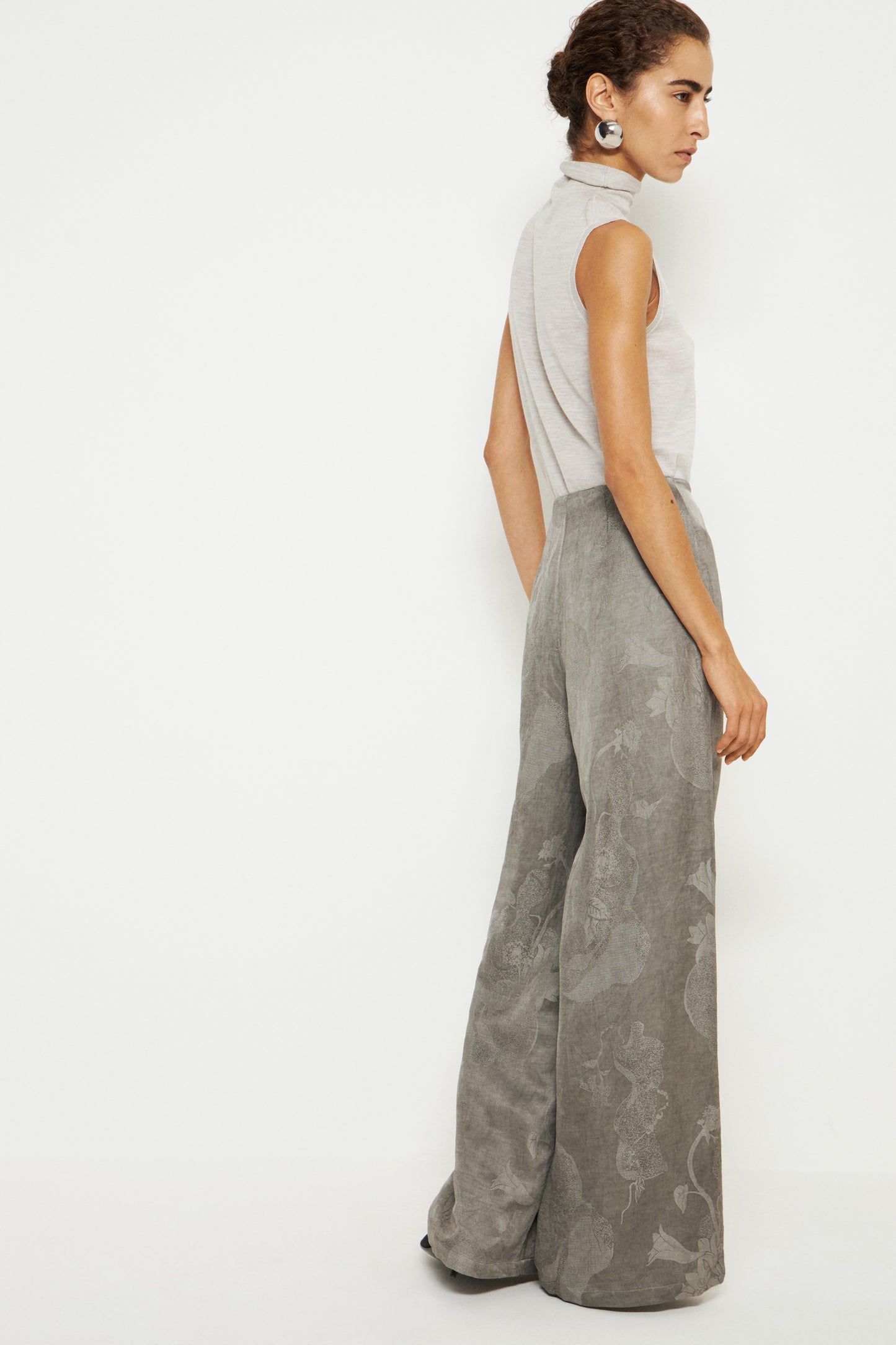 GRAY BROWN