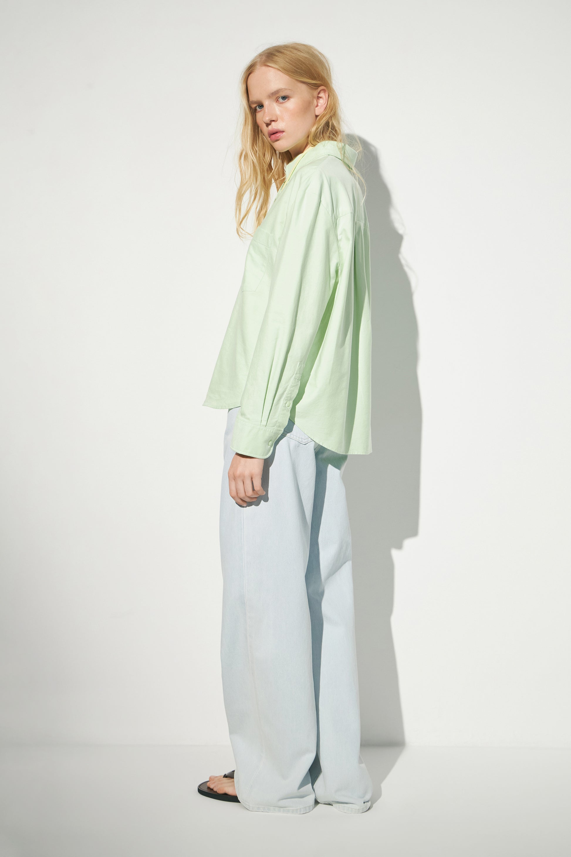 LIGHT GREEN