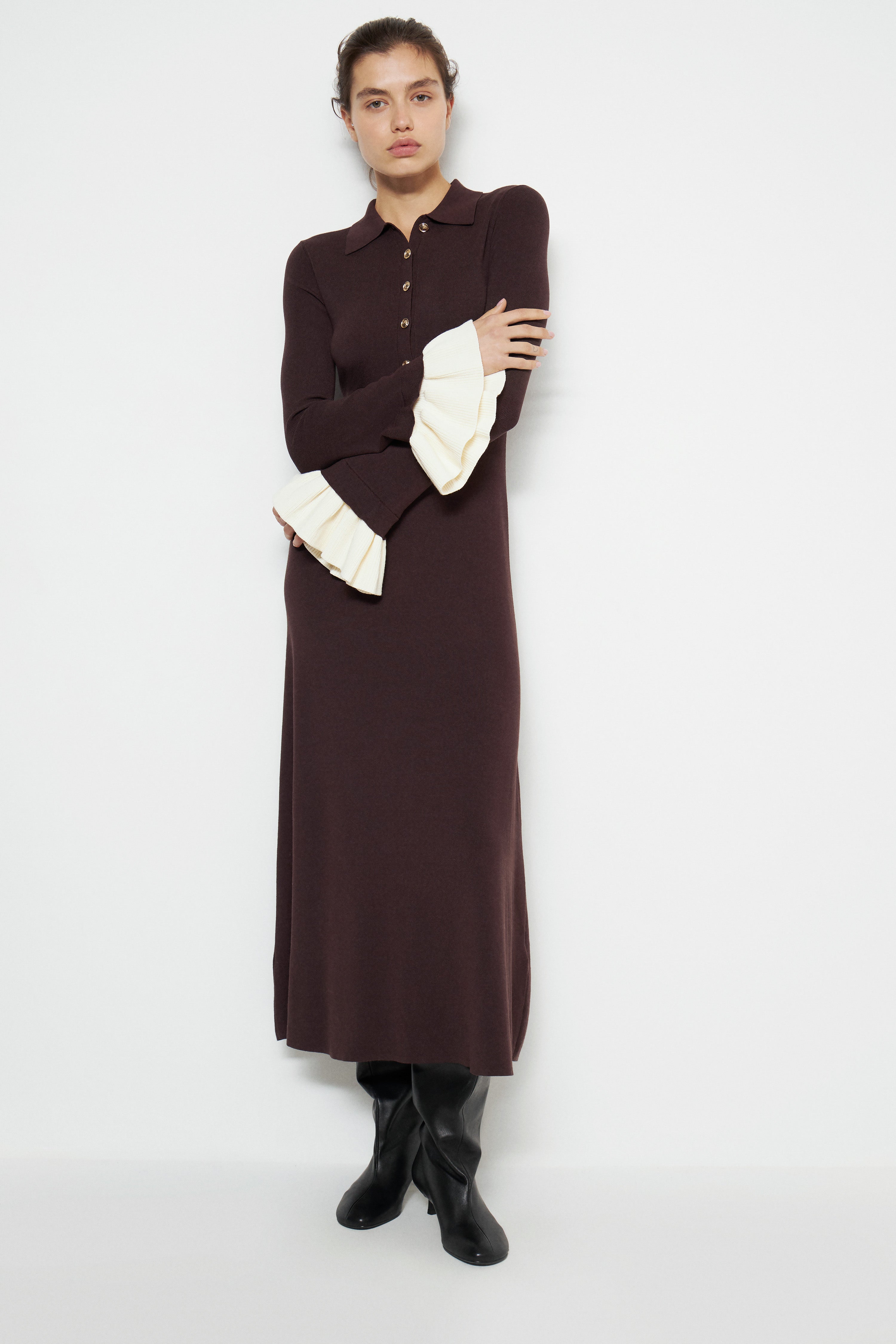 DARK BROWN