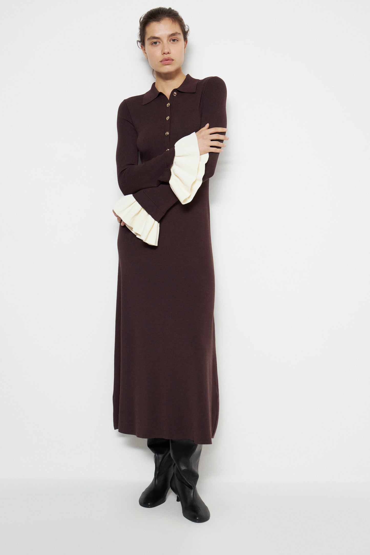DARK BROWN
