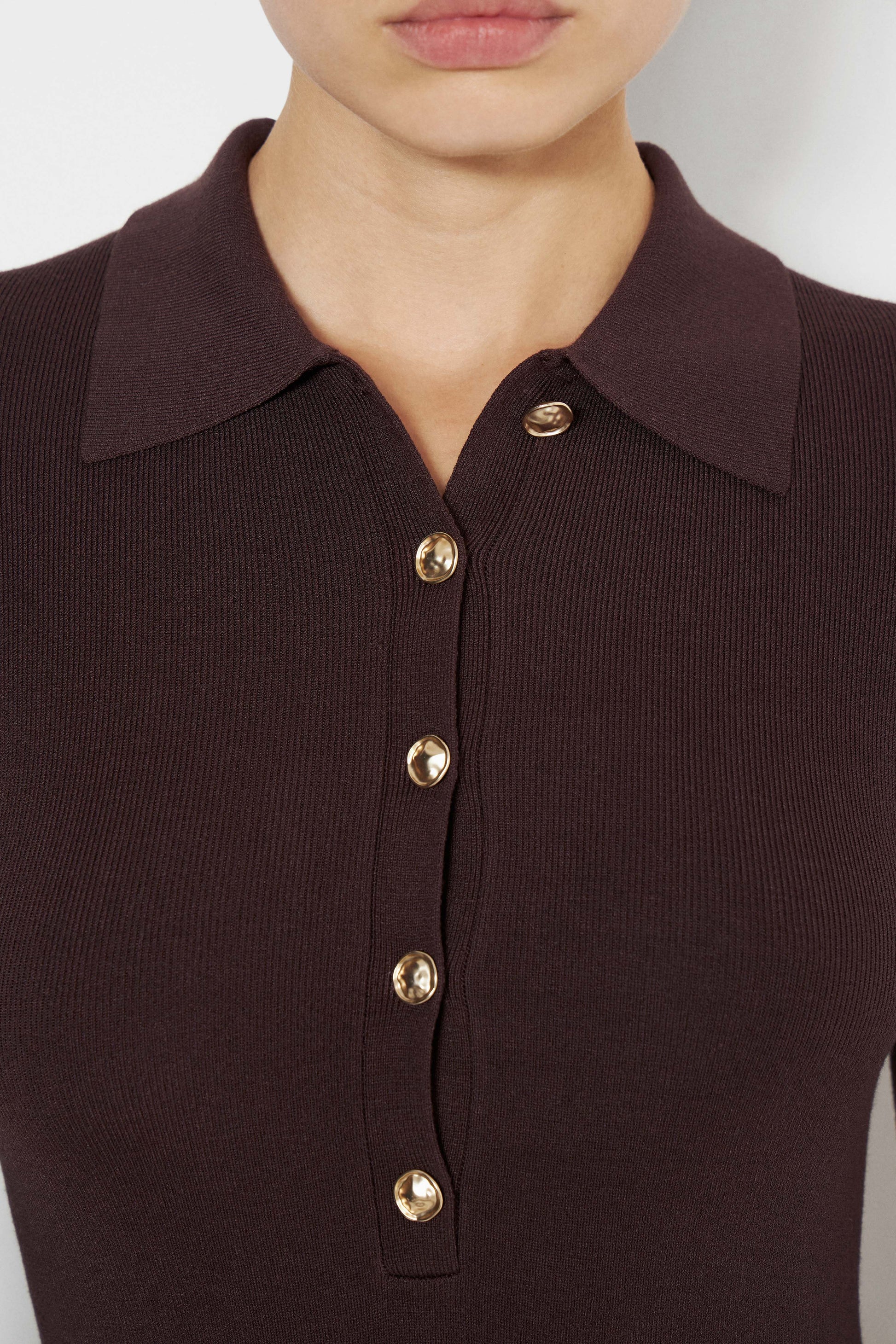 DARK BROWN