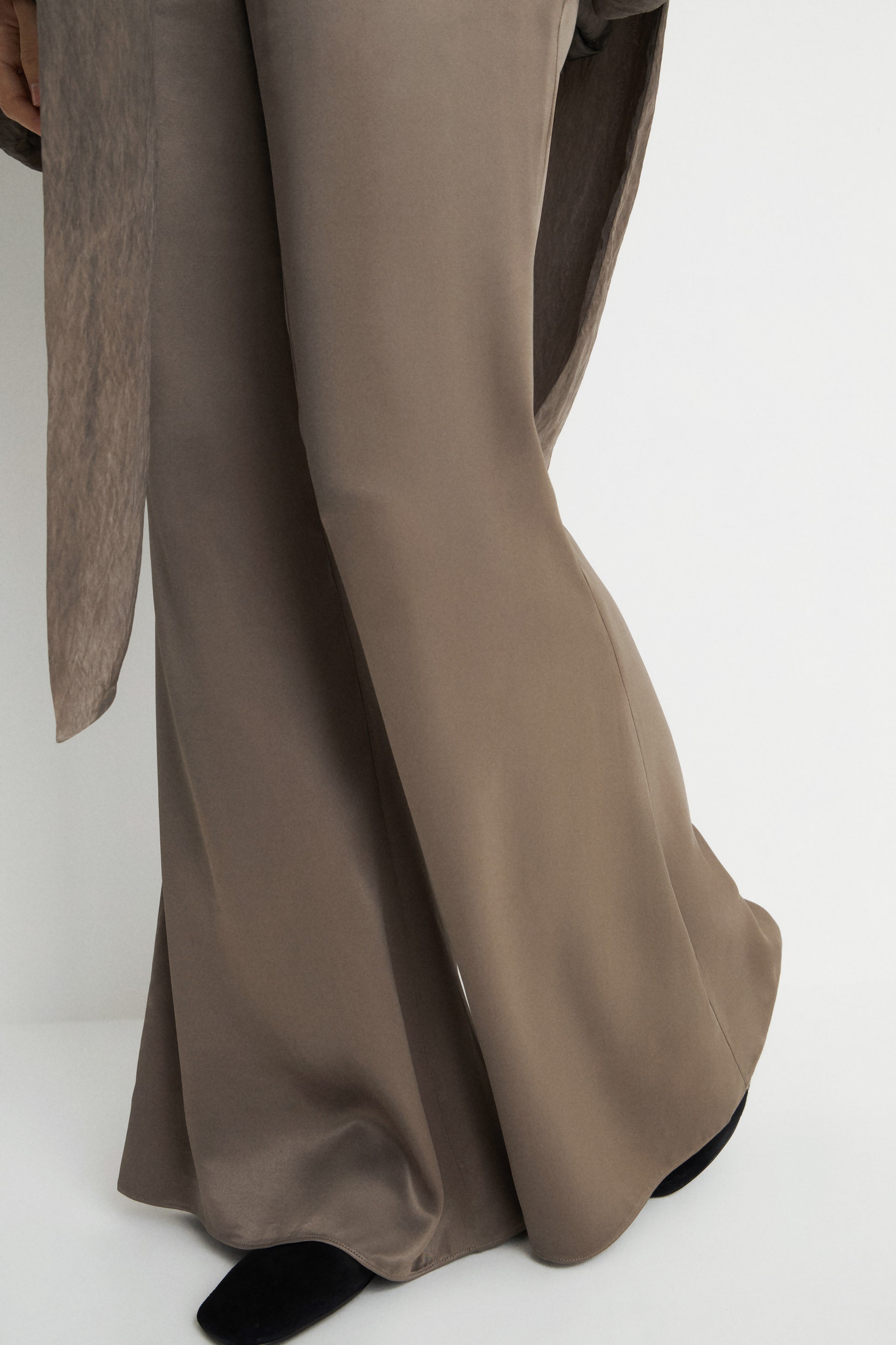 GRAY BROWN