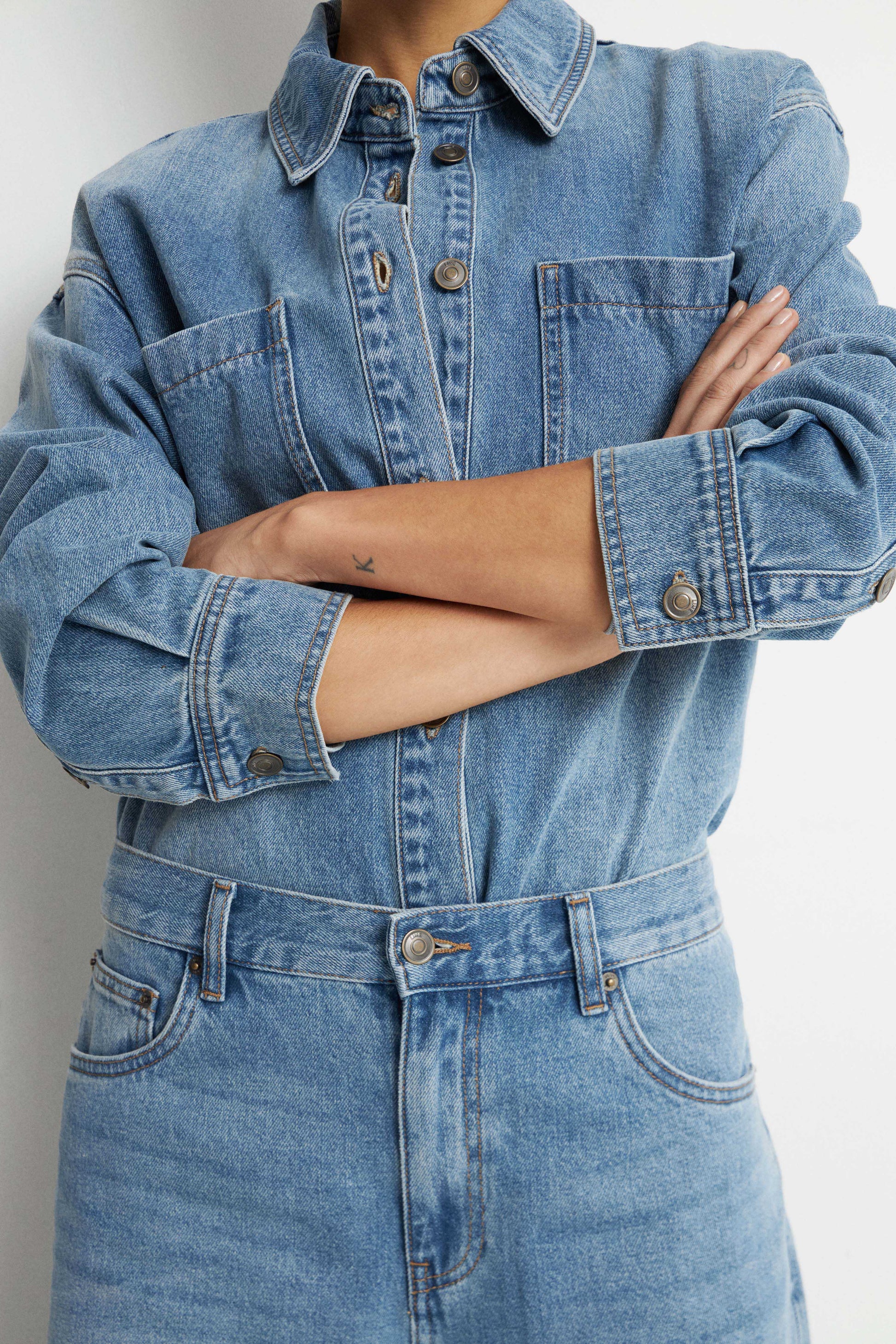 VINTAGE BLUE