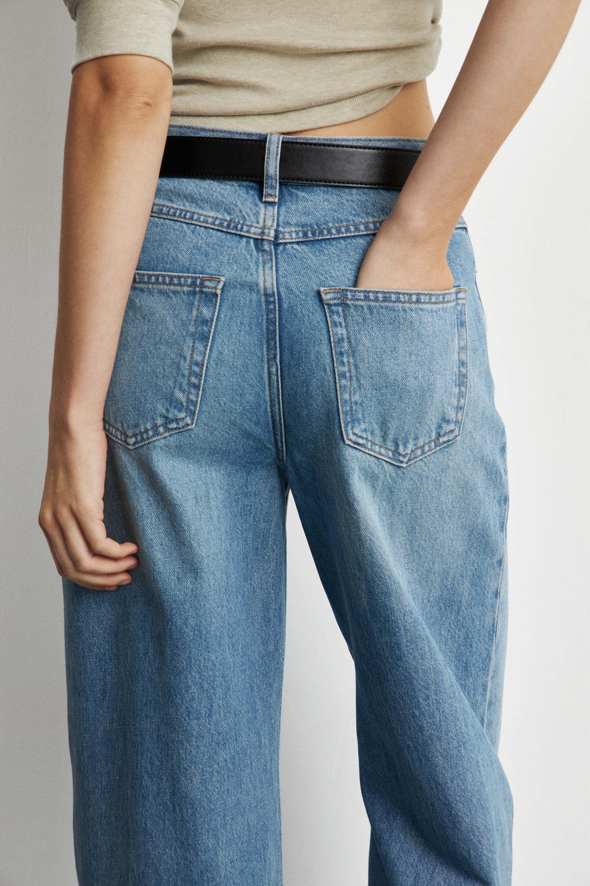 VINTAGE BLUE